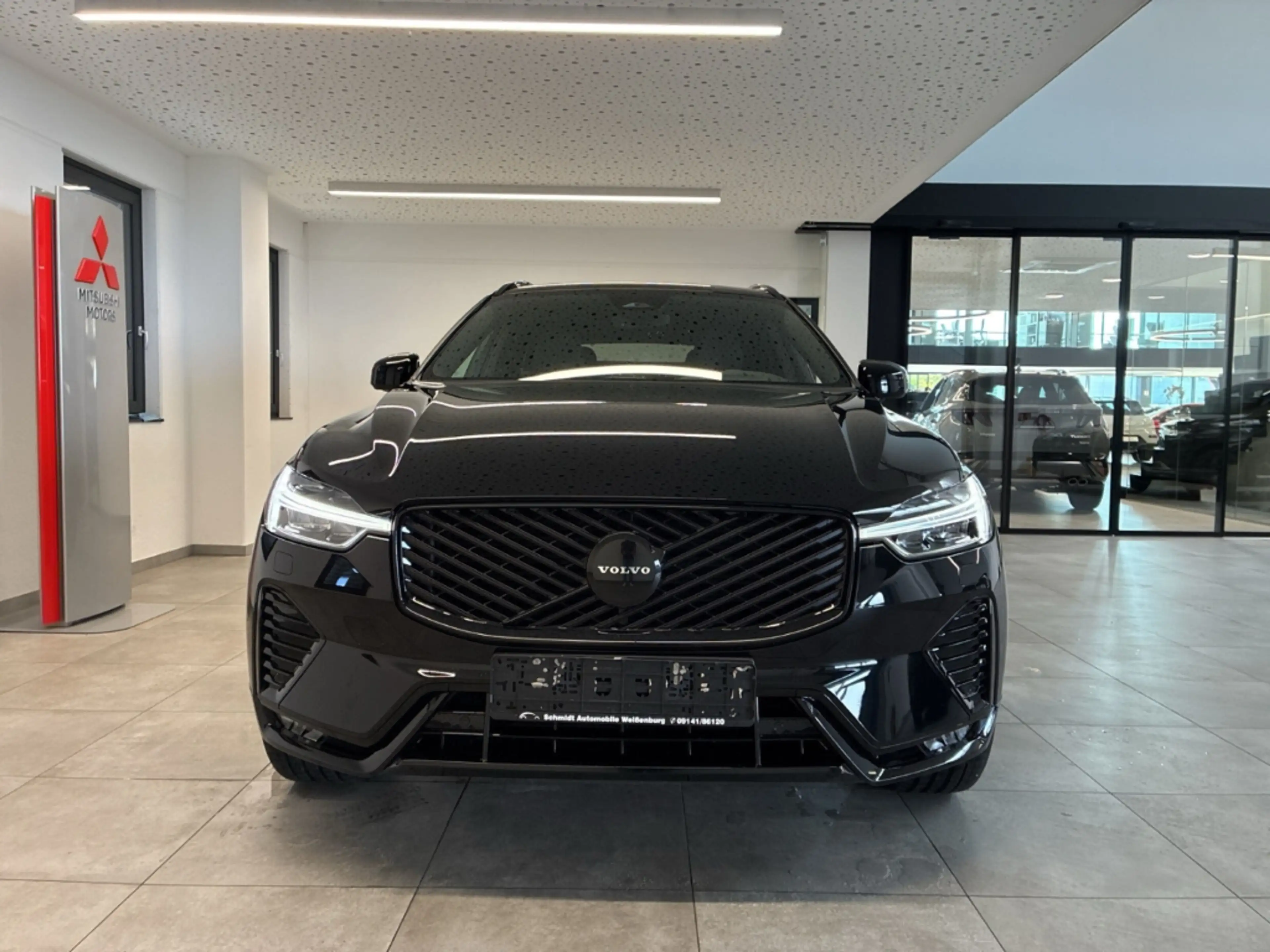 Volvo XC60 2.0 B5 MH AWD Black-Edition Plus AHK Harman Kardon — photo 5