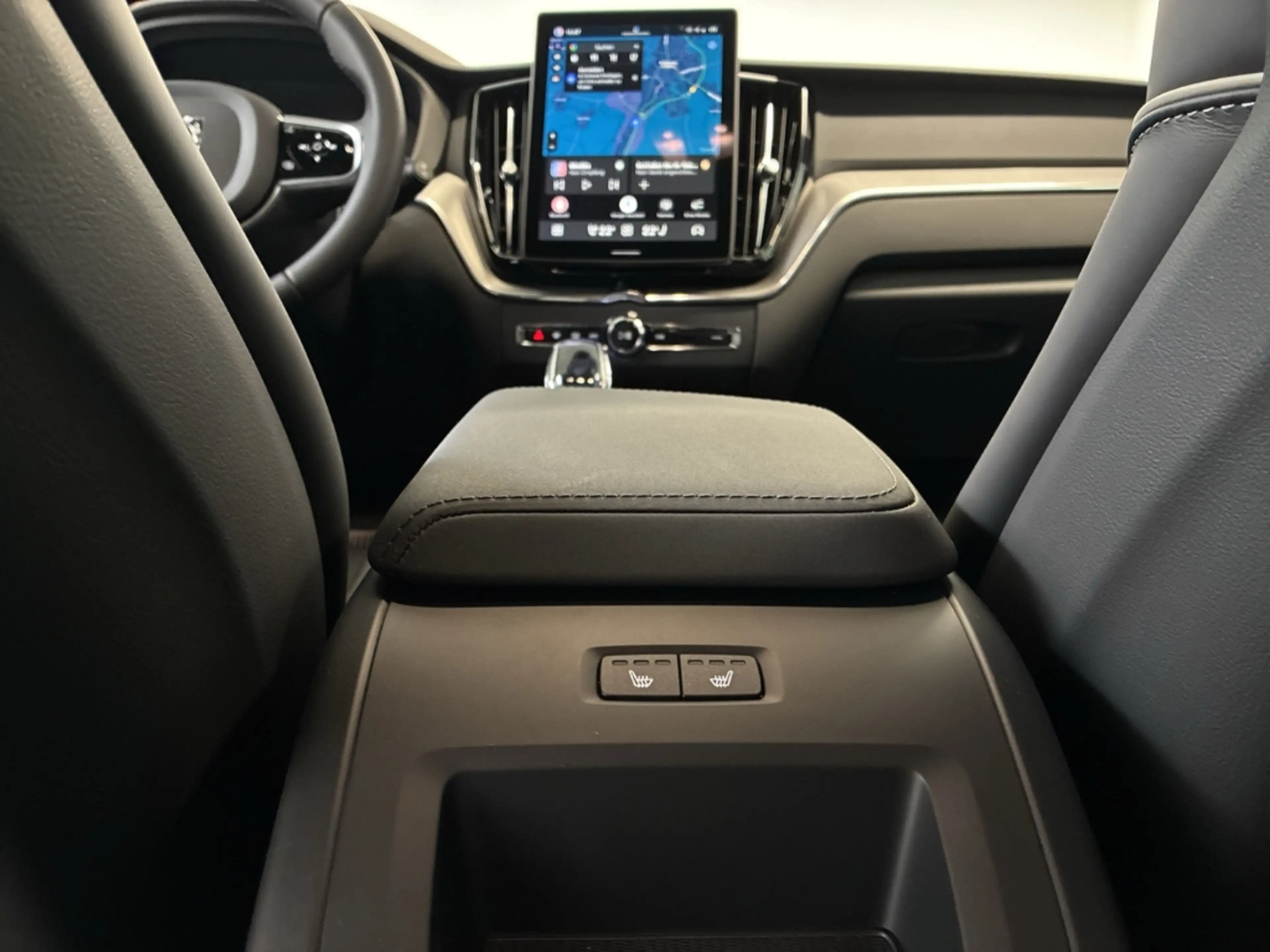 Volvo XC60 2.0 B5 MH AWD Black-Edition Plus AHK Harman Kardon — photo 12