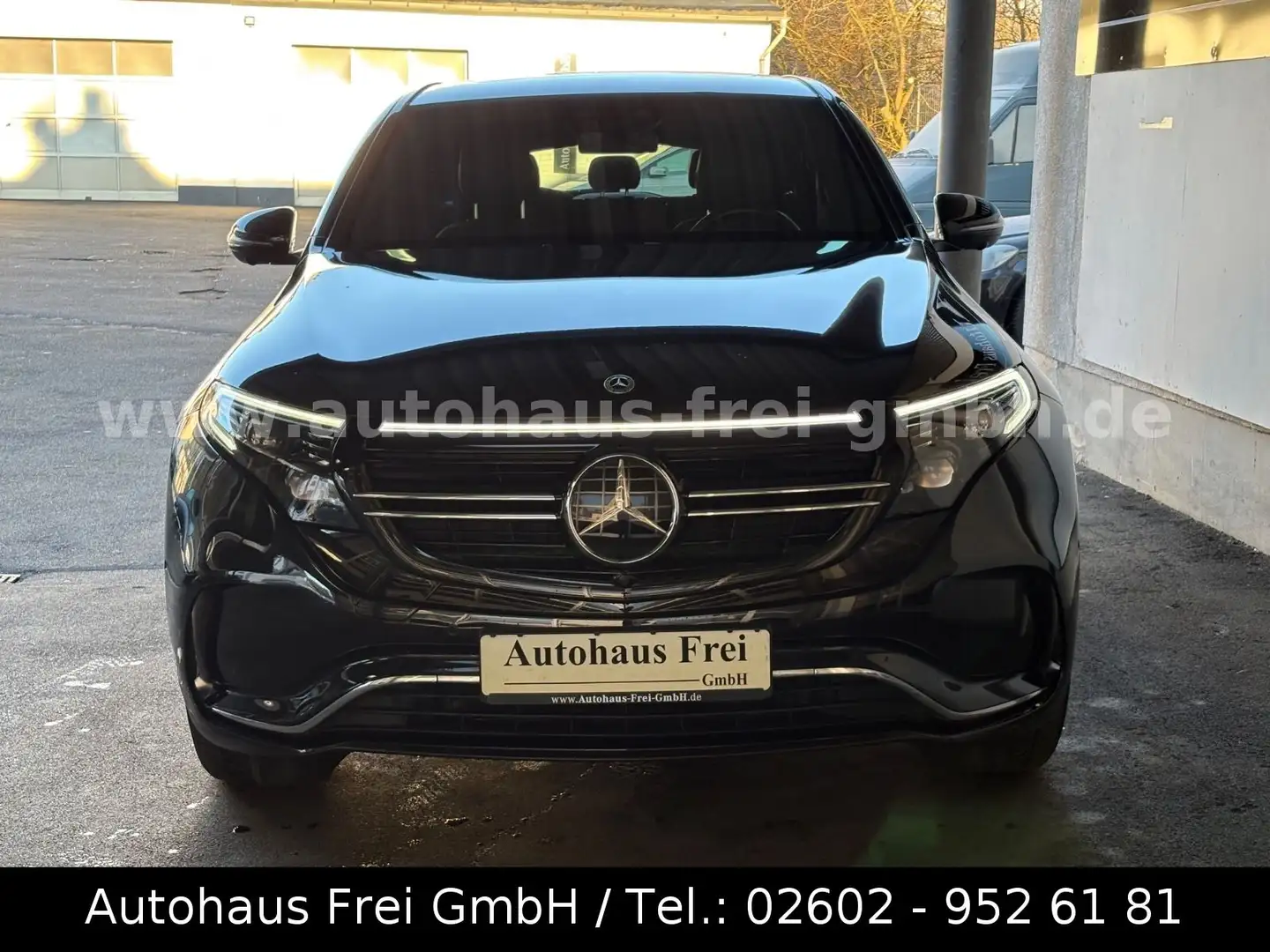 Mercedes-Benz EQC 400 400 4Matic*2x AMG*MB100!*AMBIENTE*DISTRONIC* Noir - 2