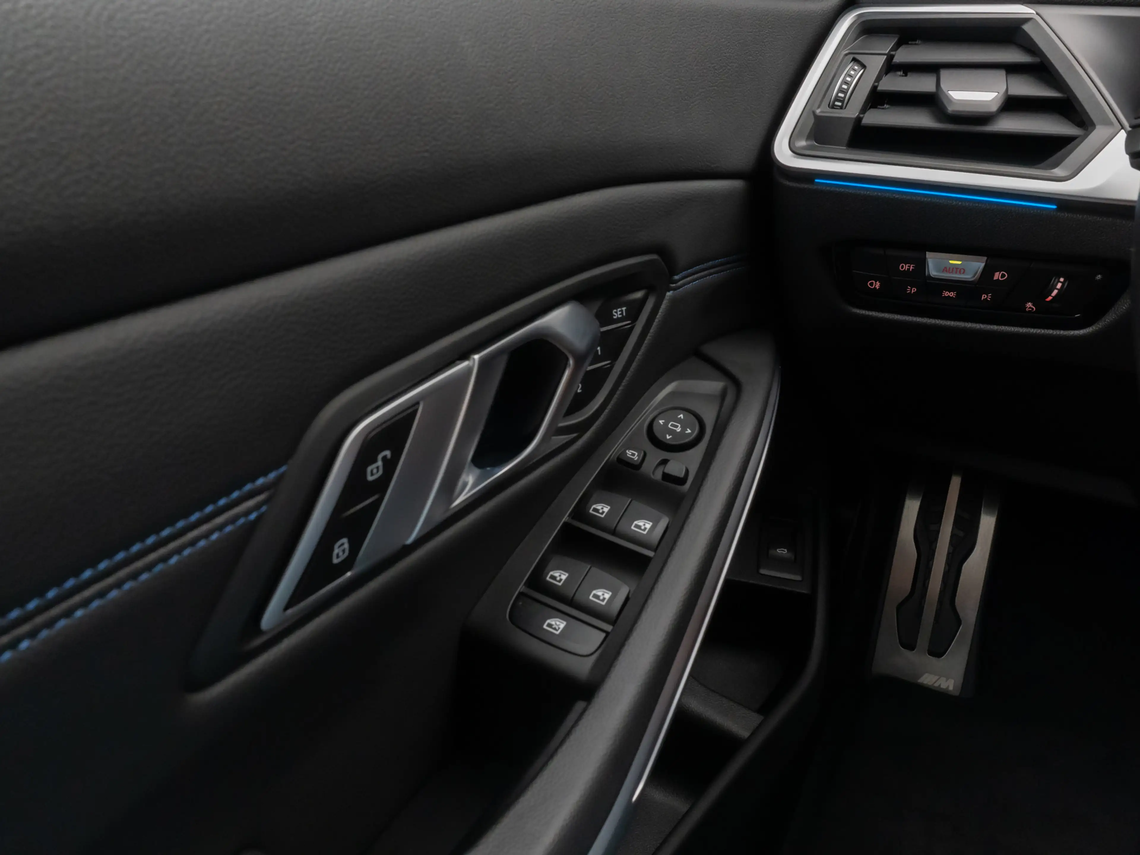 BMW 340 Kamera HUD DAB HiFi Komfort Lenkradheiz — photo 34