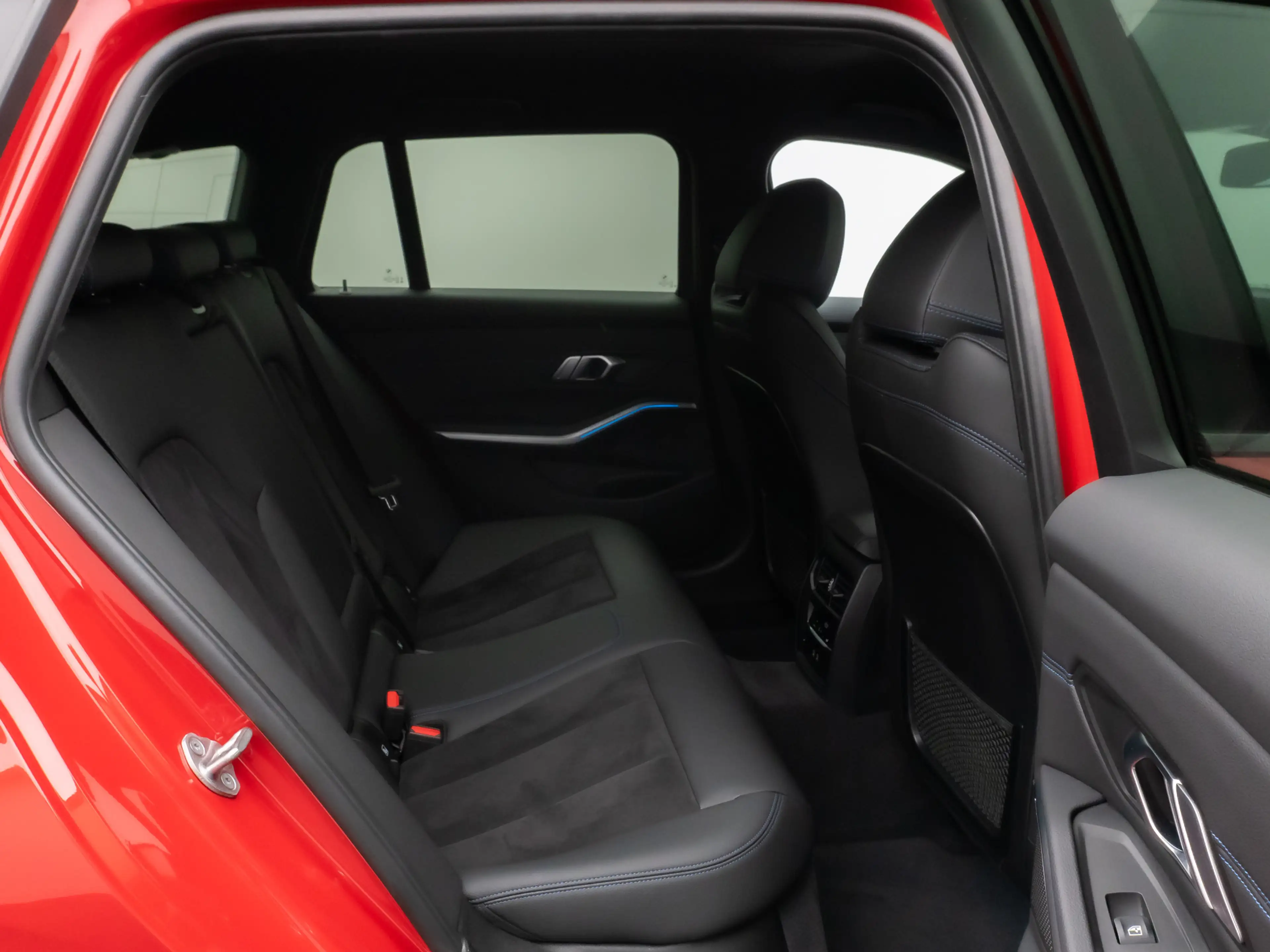 BMW 340 Kamera HUD DAB HiFi Komfort Lenkradheiz — photo 27