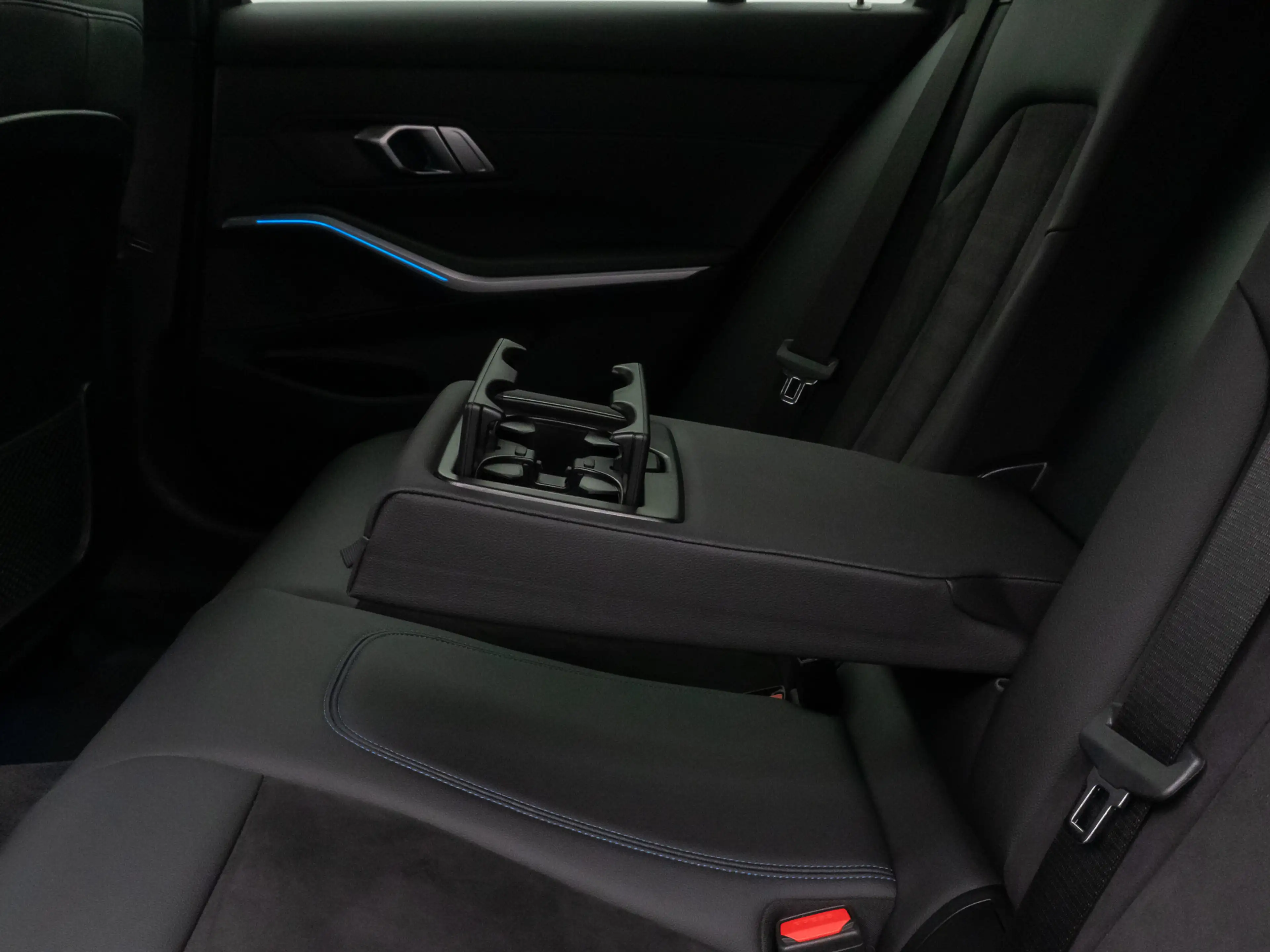 BMW 340 Kamera HUD DAB HiFi Komfort Lenkradheiz — photo 28