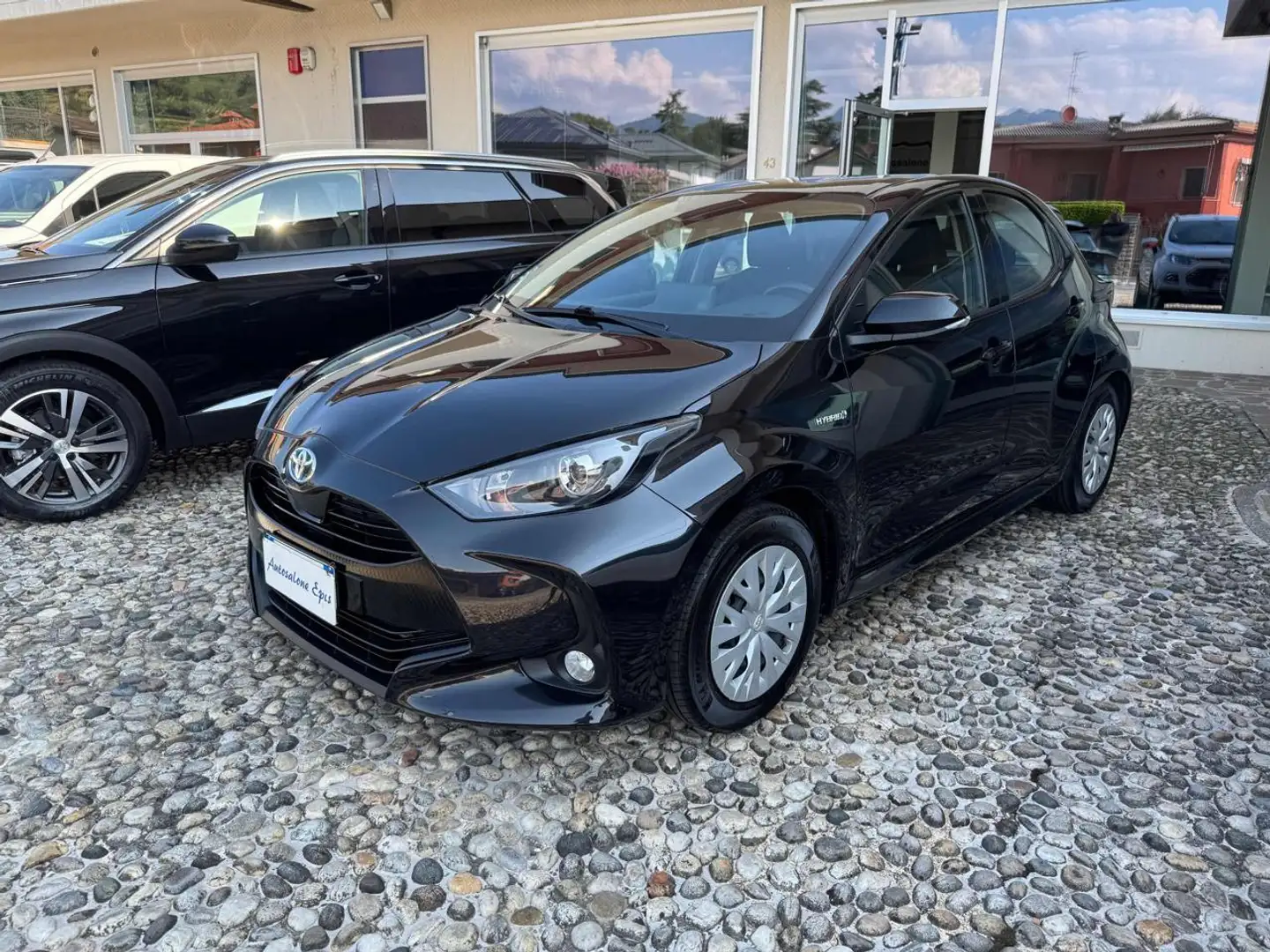 Toyota Yaris 1.5 Hybrid 5 porte Active Negro - 1
