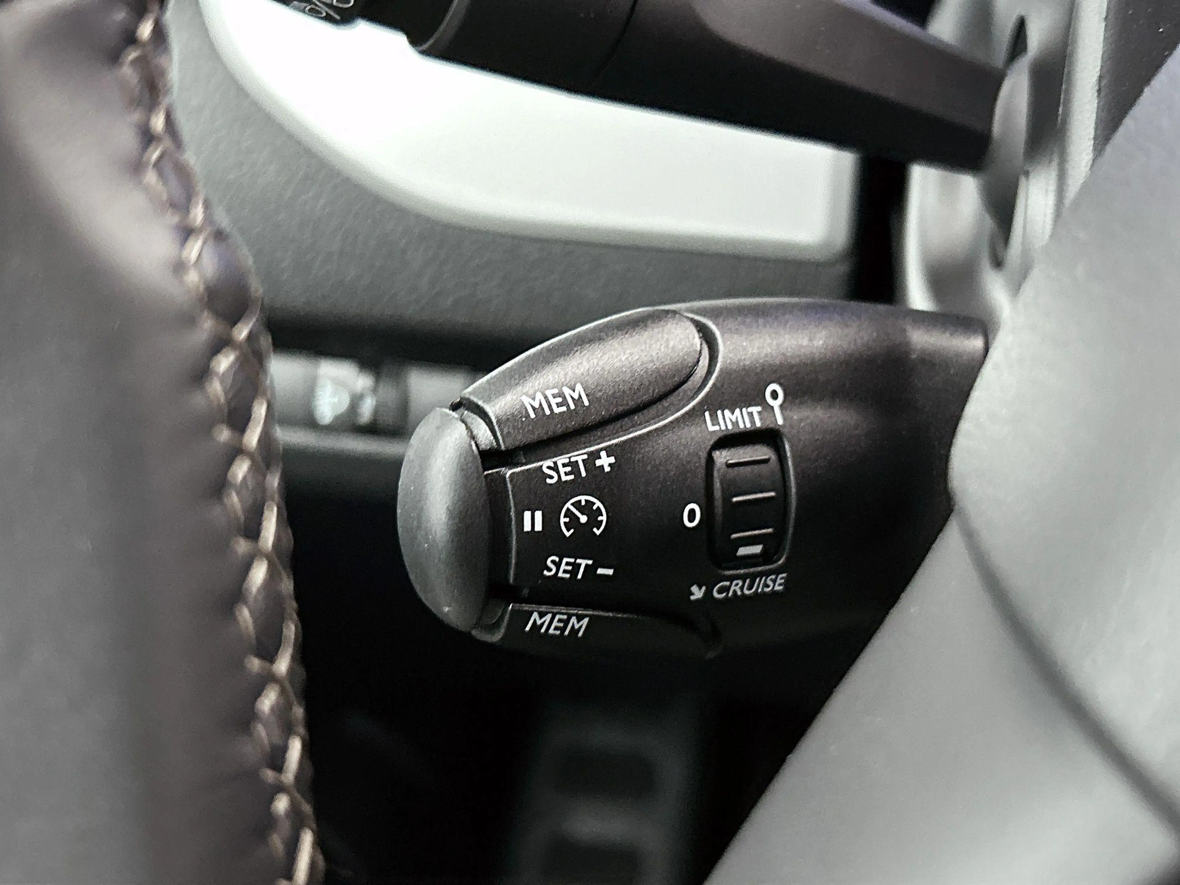 Opel Vivaro-e Electric L3 75 kWh — photo 6