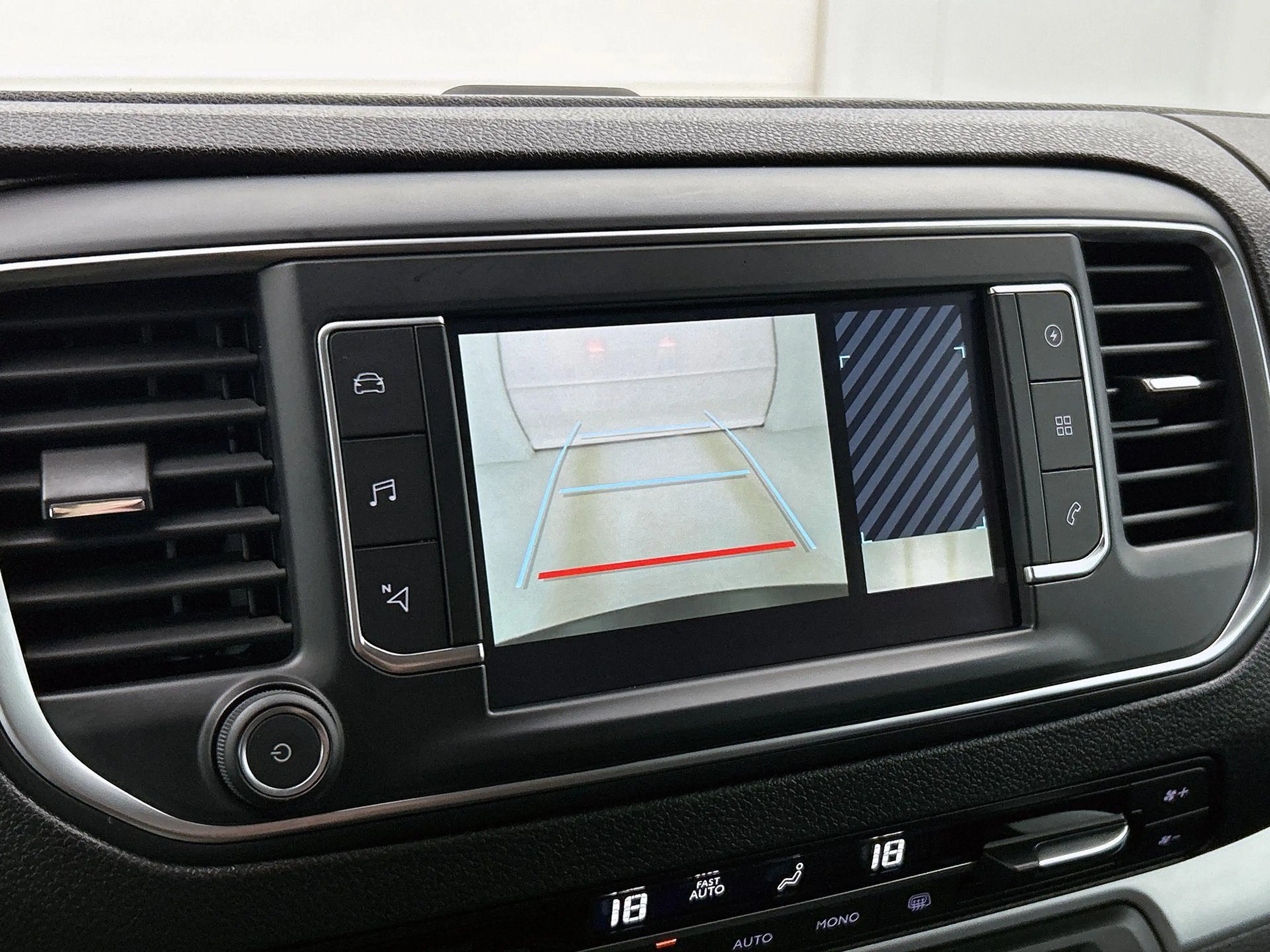Opel Vivaro-e Electric L3 75 kWh — photo 10