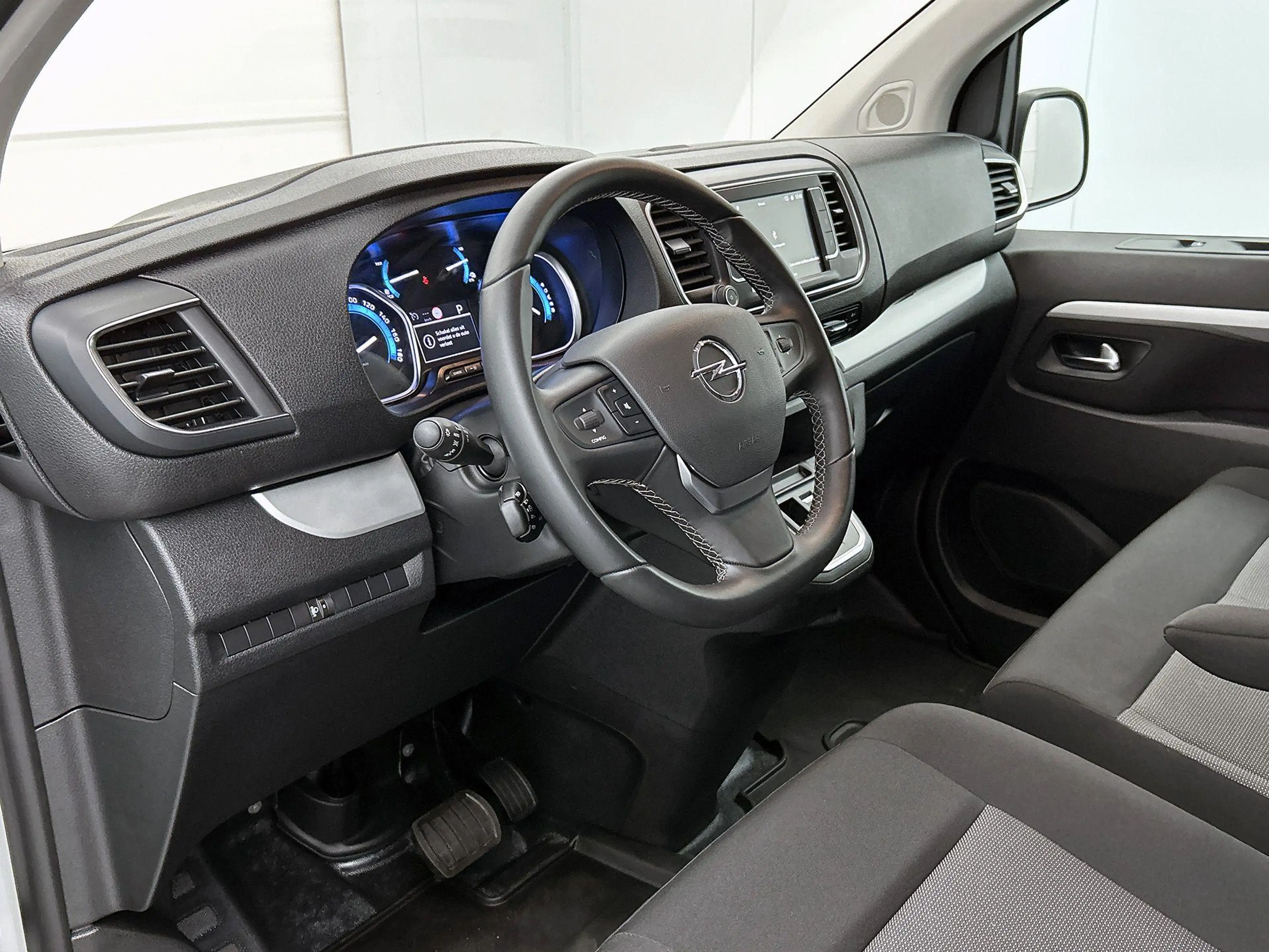 Opel Vivaro-e Electric L3 75 kWh — photo 8