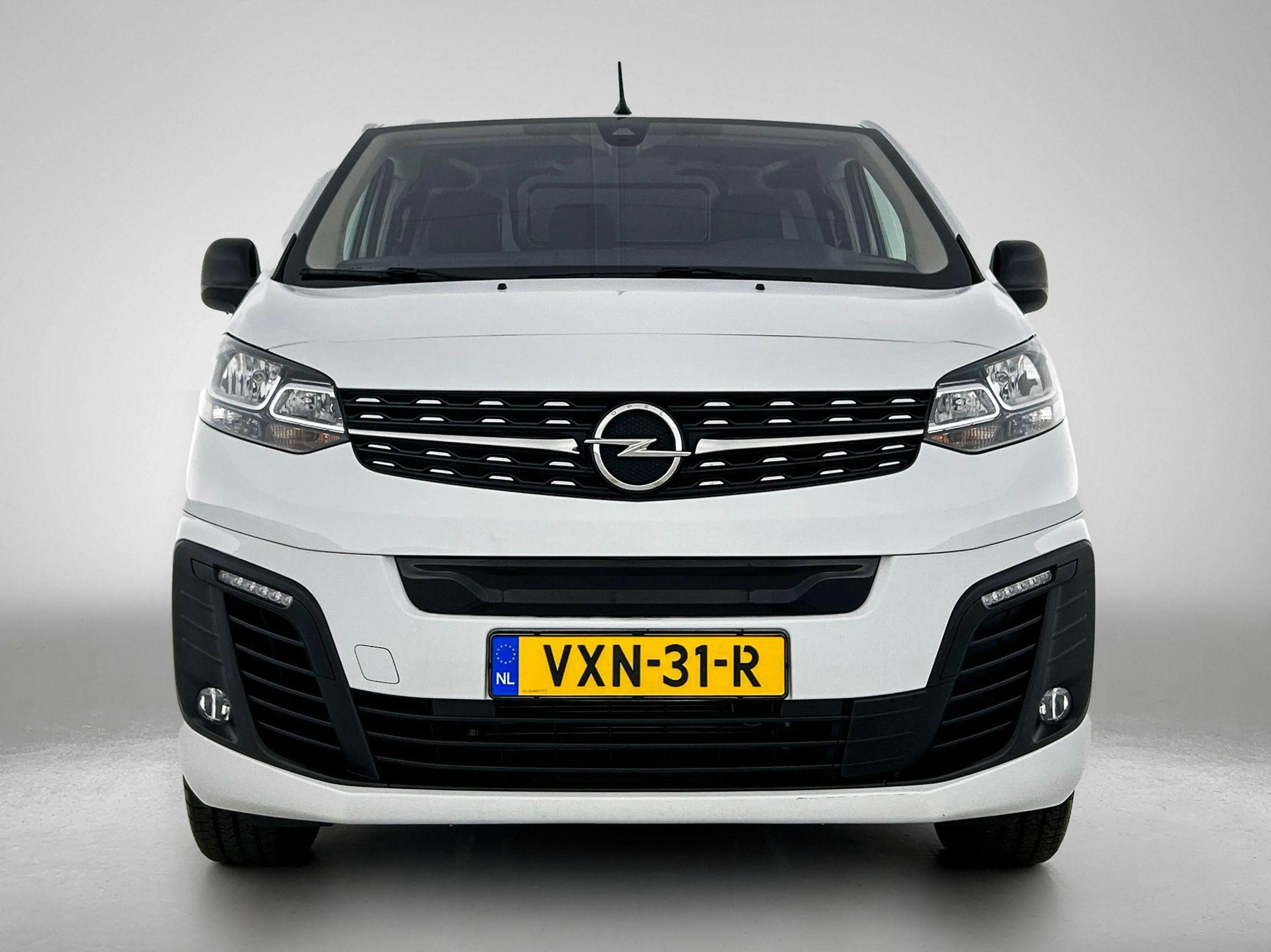 Opel Vivaro-e Electric L3 75 kWh — photo 5