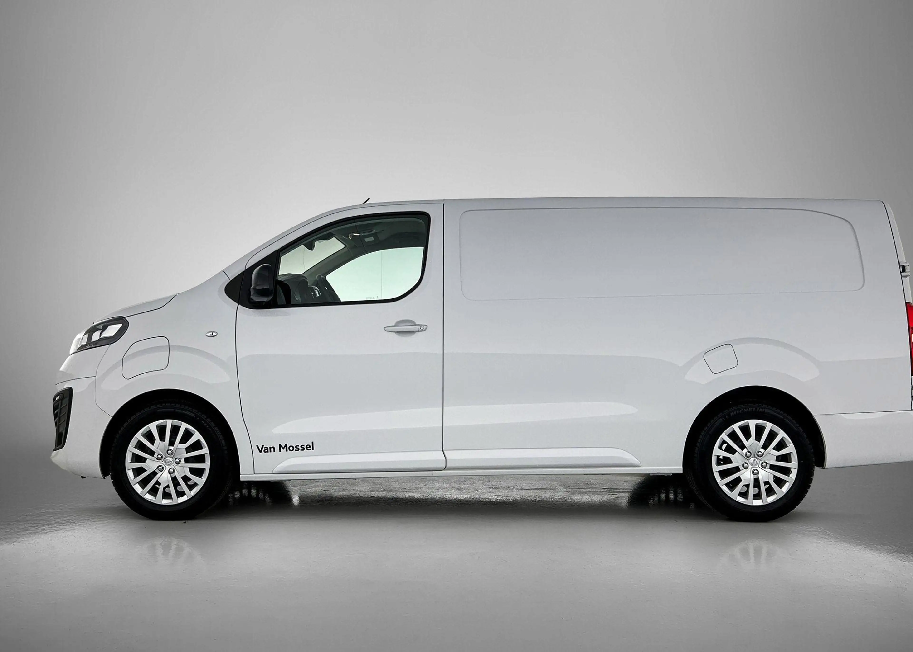 Opel Vivaro-e Electric L3 75 kWh — photo 2