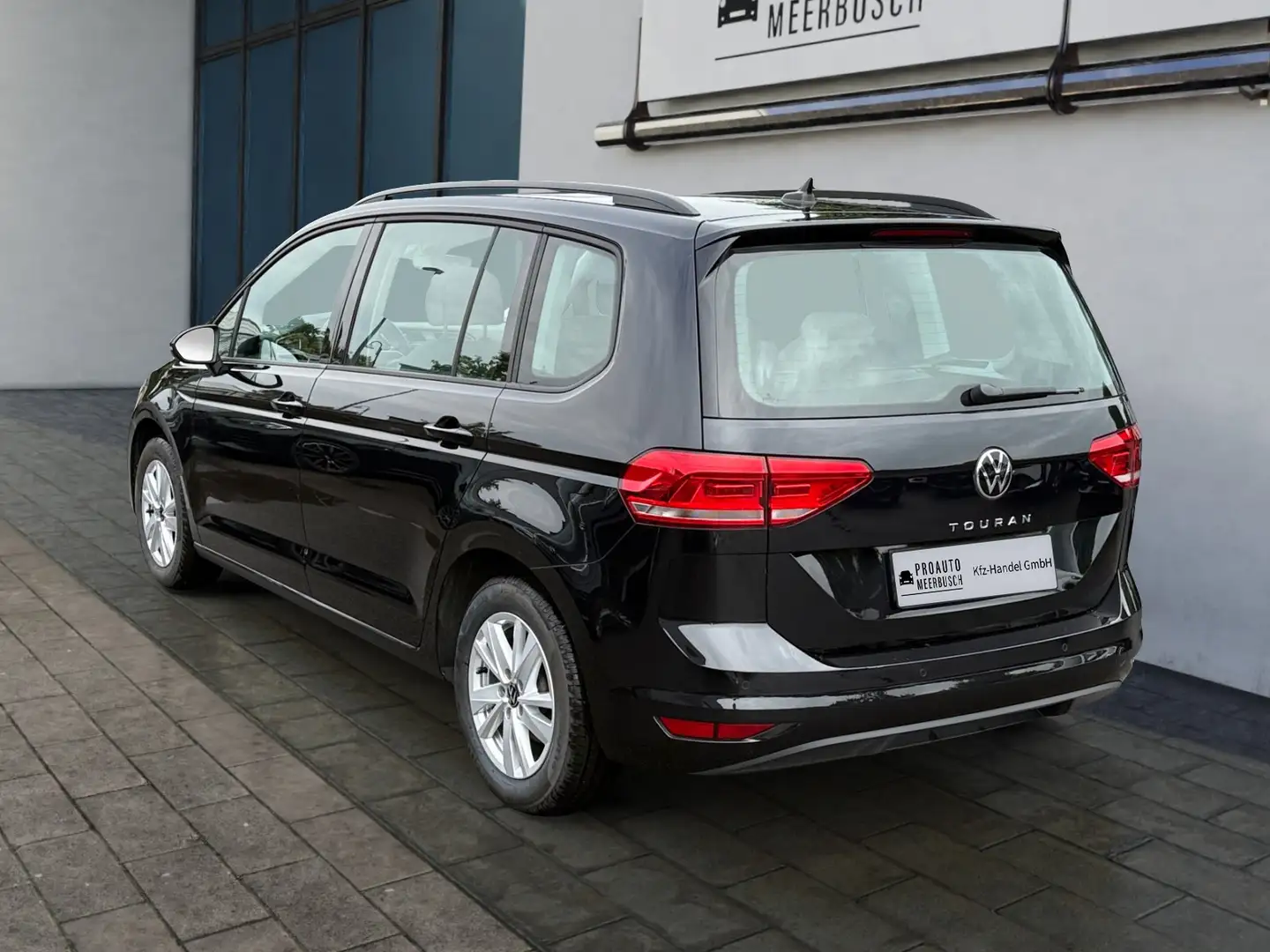 Volkswagen Touran Comfortline EASYOPEN/PANO/RFK/7SITZE/LED Schwarz - 2