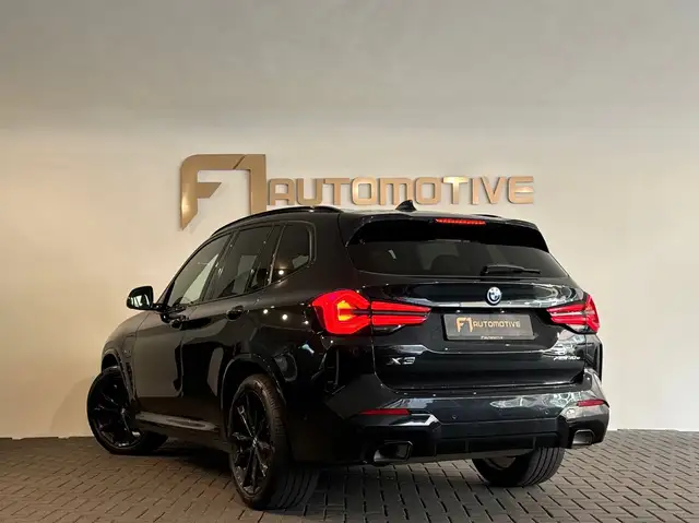 BMW X3 view 8