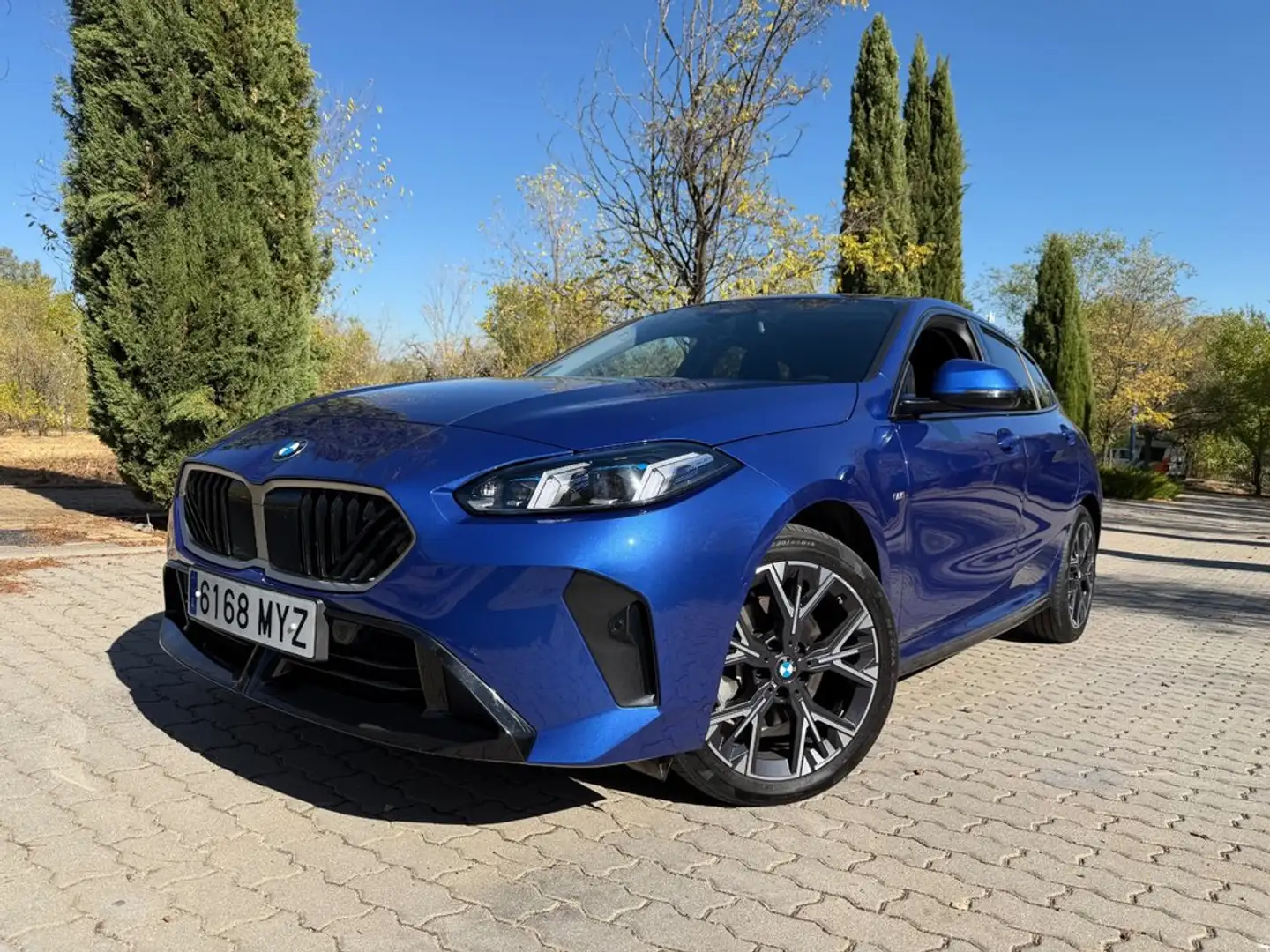 BMW 116 118d Bleu - 1