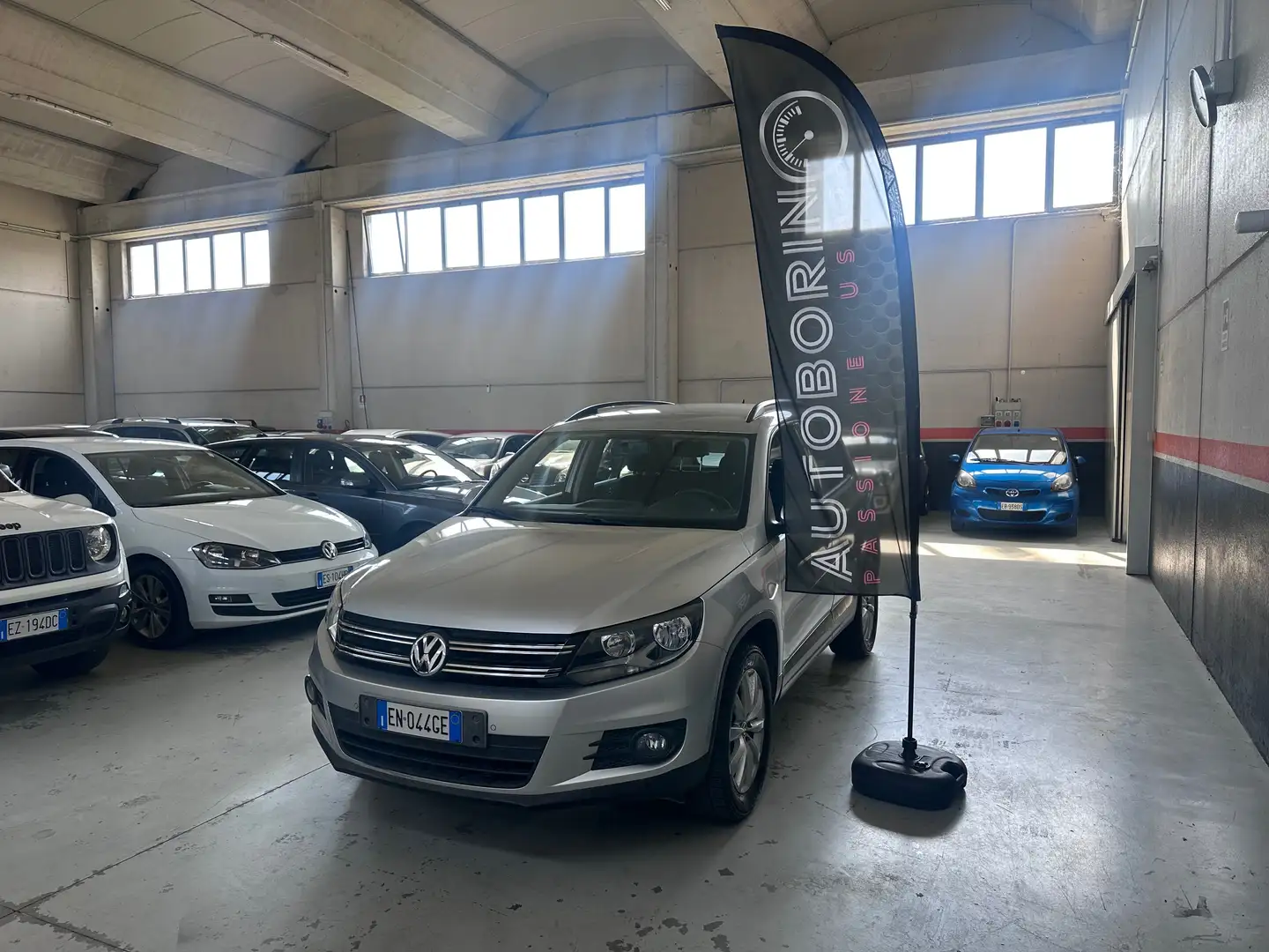 Volkswagen Tiguan Tiguan 2.0 tdi Trendline Zilver - 1