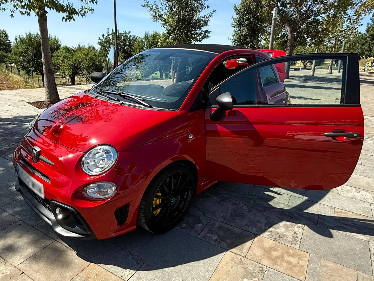 Abarth 695C Pack Competizione, Pack Tech, Pack Style Rojo - 1