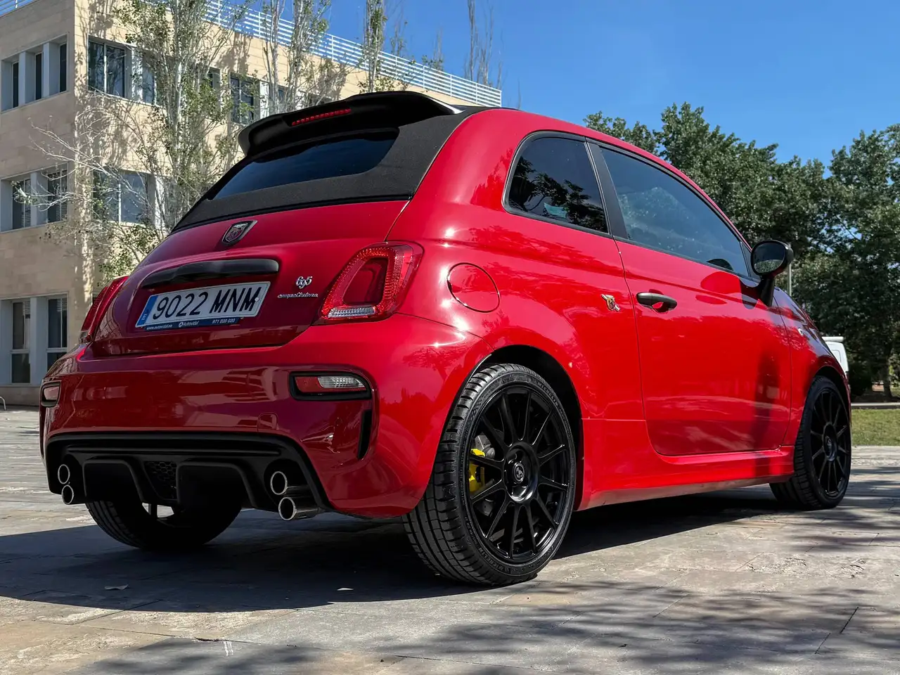 Abarth 695C 2024