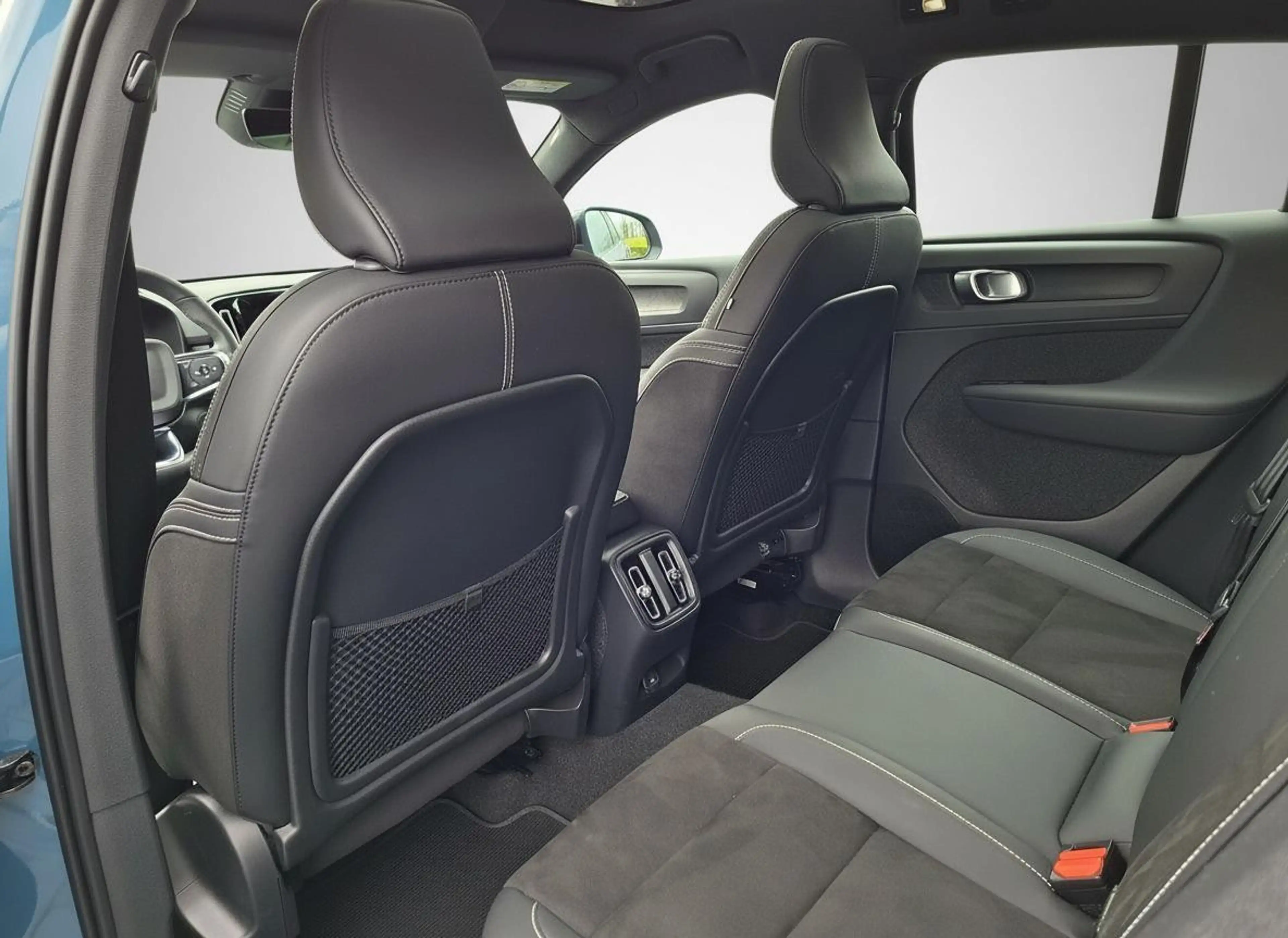 Volvo C40 Recharge Twin Intro Edition 78kWh | Pano | El. Tre — photo 15