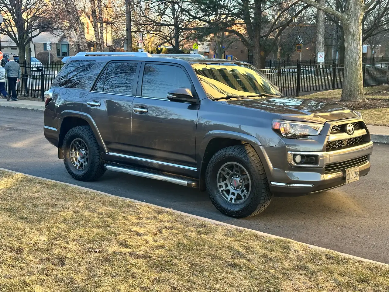 Toyota 4-Runner снимка Toyota 4-Runner