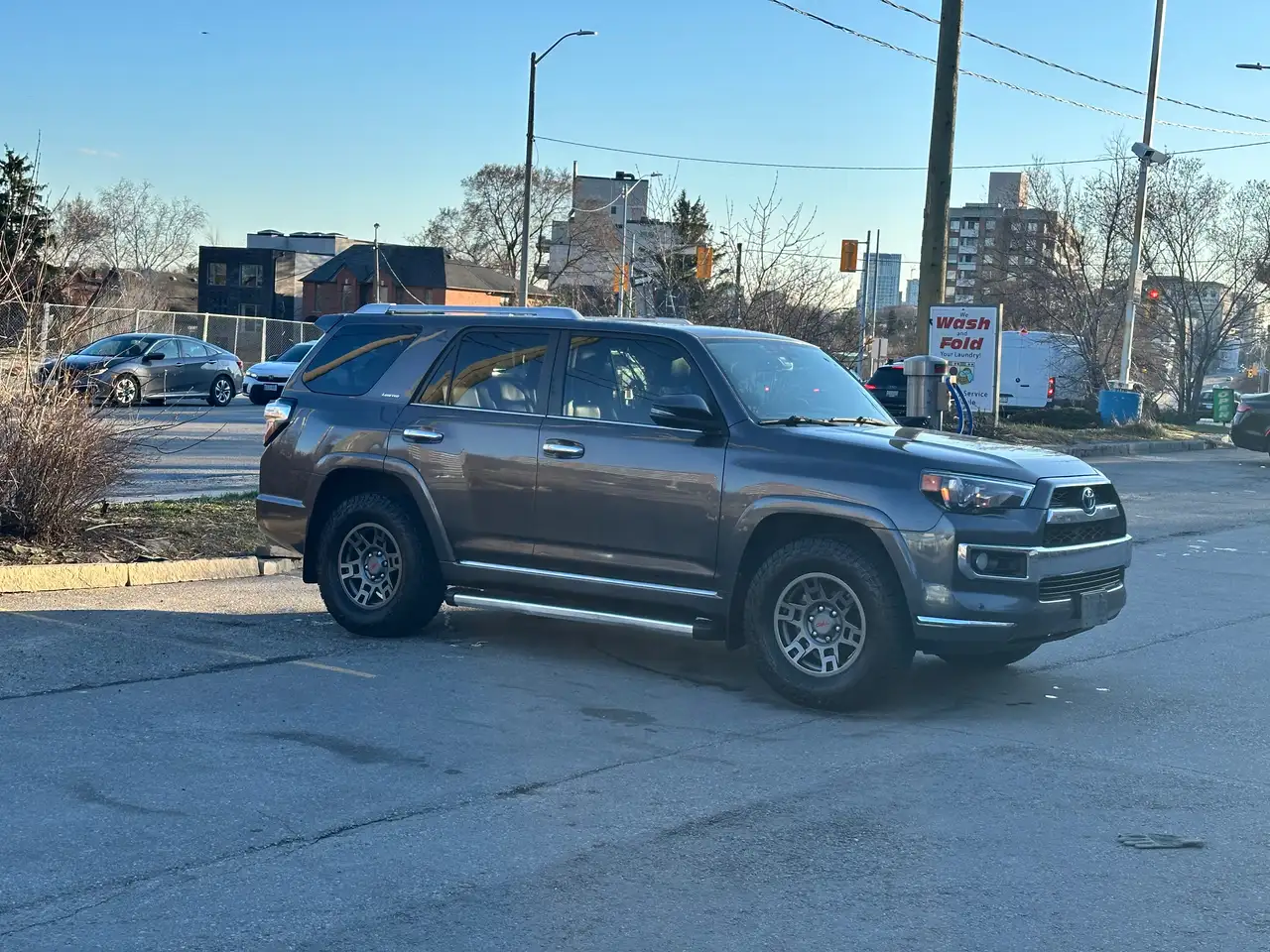 Toyota 4-Runner снимка Toyota 4-Runner