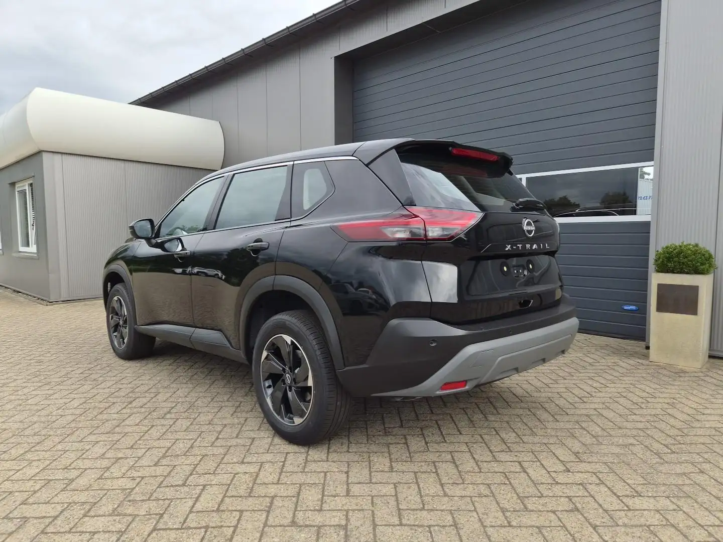 Nissan X-Trail Acenta 1.5 MHEV 163PS Automatik Sitzheizung v+h... Schwarz - 2