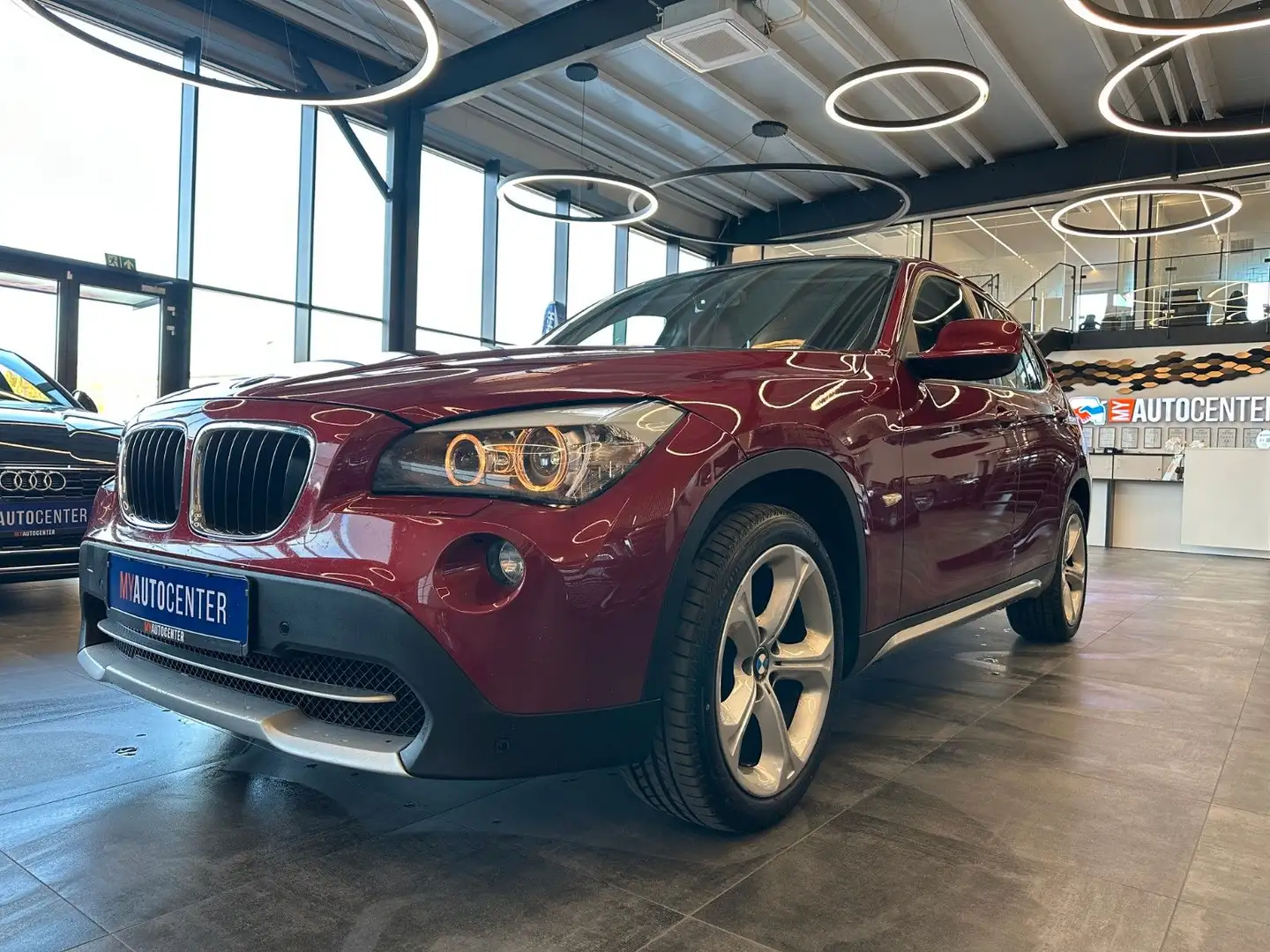 BMW X1 20 d xDrive *1. Hand*Navi*Xenon*Klima*SHZ*PDC Rot - 2