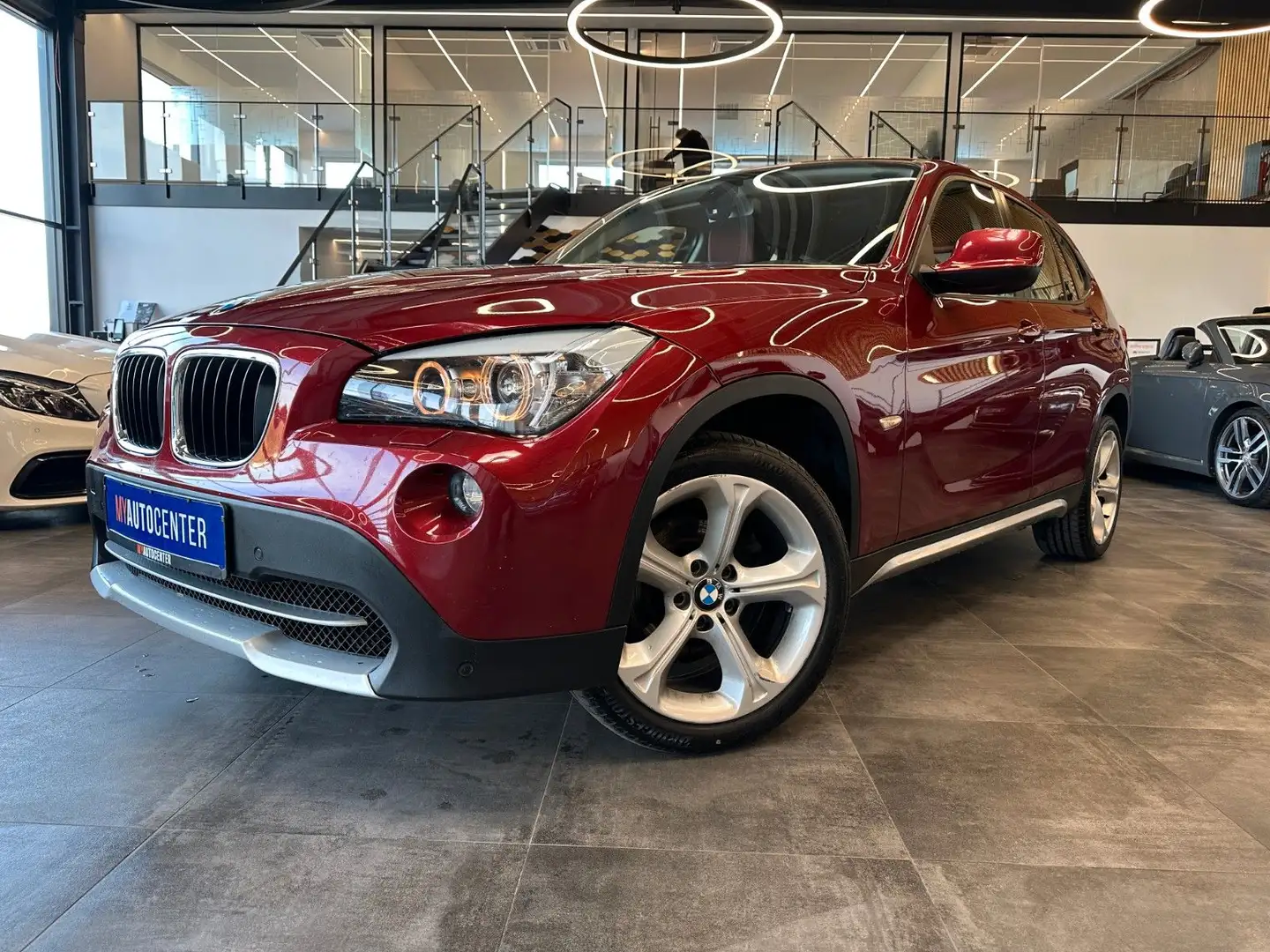 BMW X1 20 d xDrive *1. Hand*Navi*Xenon*Klima*SHZ*PDC Rot - 1