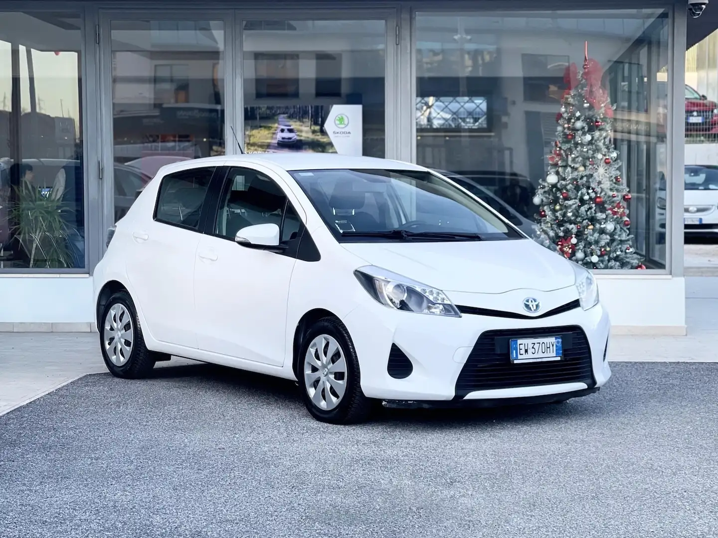 Toyota Yaris 1.5 Hybrid 75CV Automatica E5 Neo - 2014 Weiß - 1