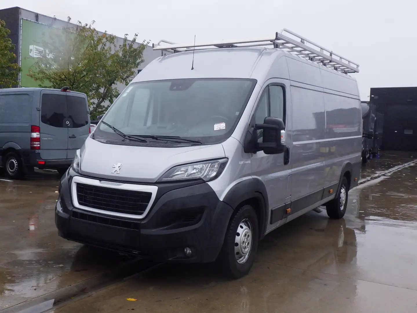 Peugeot Boxer (Stock ID 88409) Silber - 1