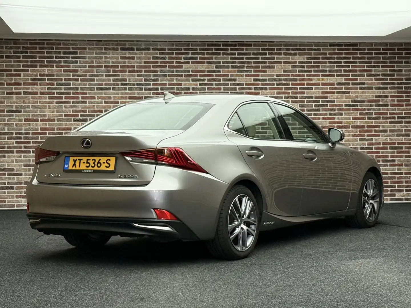 Lexus IS 300 300h Hybrid Business Line Safety-pack Luxery-pack Grijs - 2
