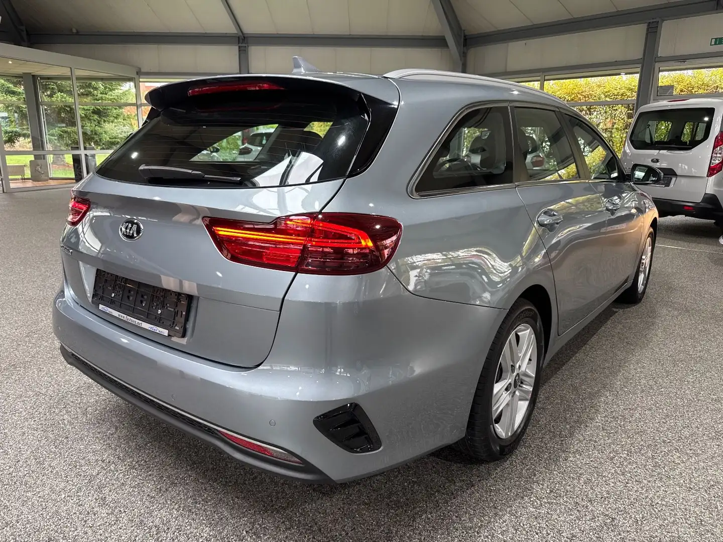 Kia Ceed SW / cee'd SW Ceed SW 1.6CRDI Aut.Vision ACC Navi Winter RfK Gris - 2