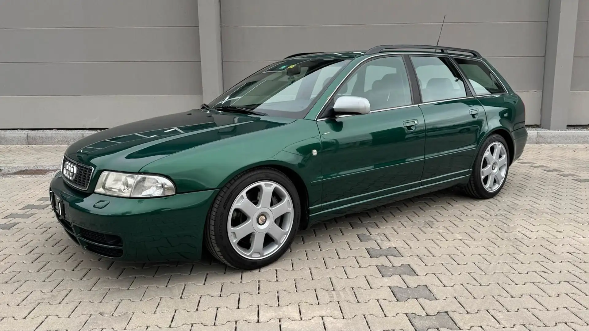Audi S4 2.7 Avant quattro / Lack NEU, Turbos NEU Grün - 1