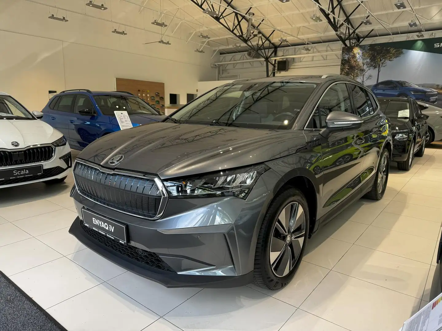 Skoda Enyaq 80 Loft Grau - 2