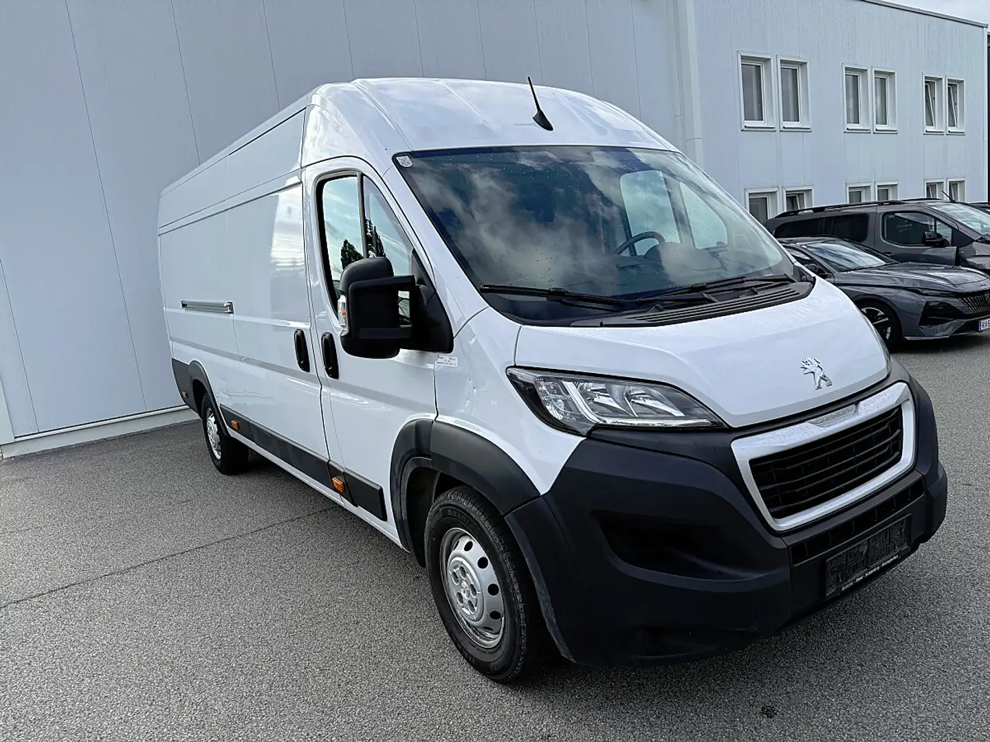 Peugeot Boxer 35+ L4H2 BlueHDi 140 S&S Premium Weiß - 2