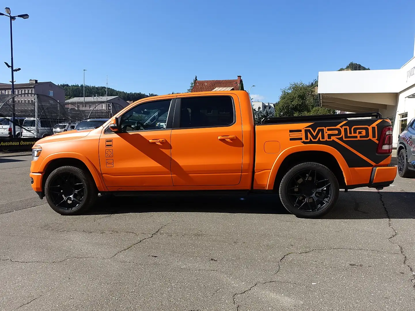 Dodge RAM Laramie Orange - 2