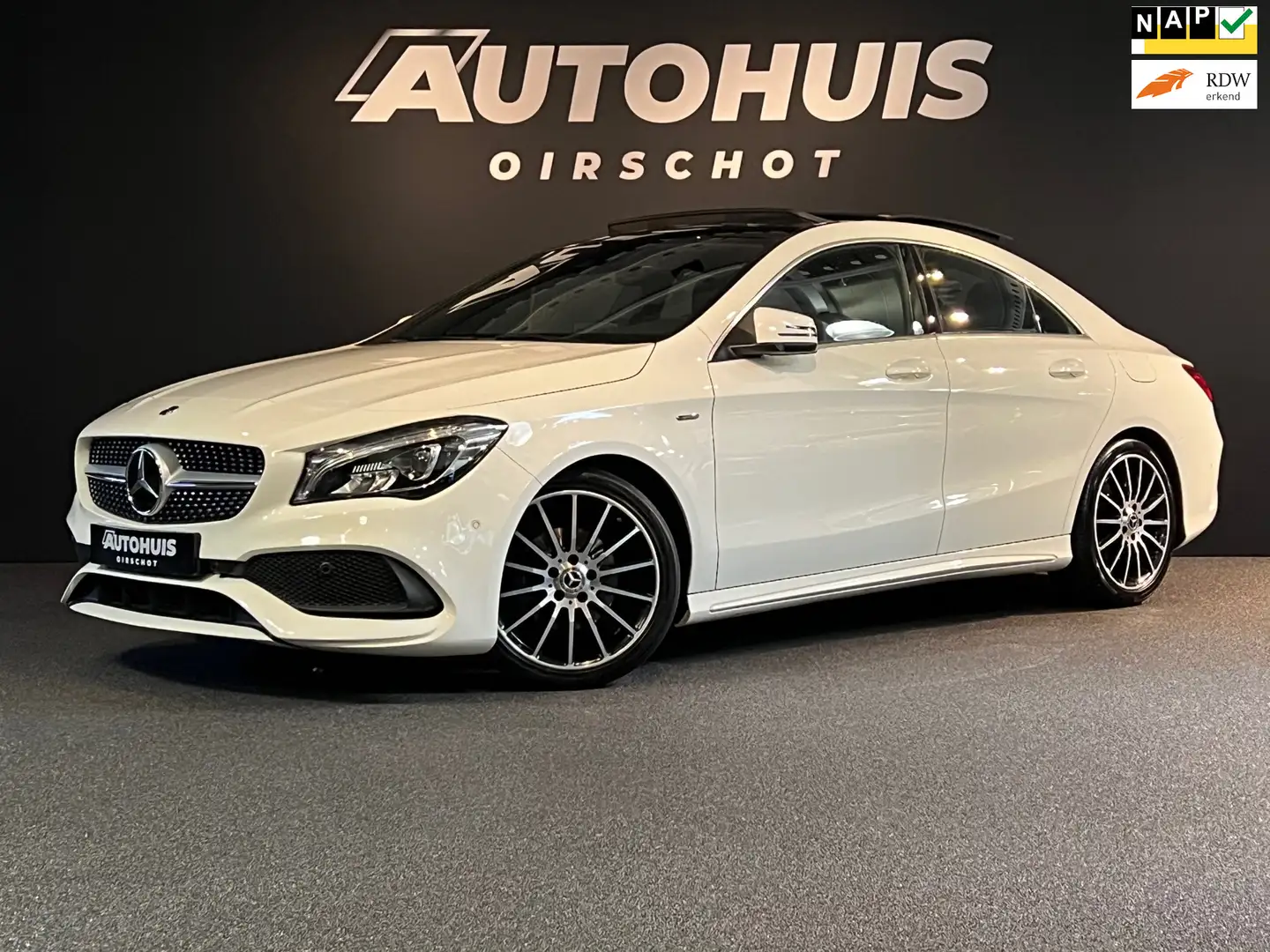 Mercedes-Benz CLA 180 Business Solution AMG PANO/ AUT 7G/ Camera/ Groot Wit - 1