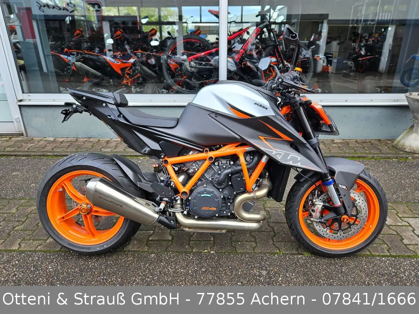 KTM 1290 Super Duke R Evo *Carbon Paket* Оранжевий - 1