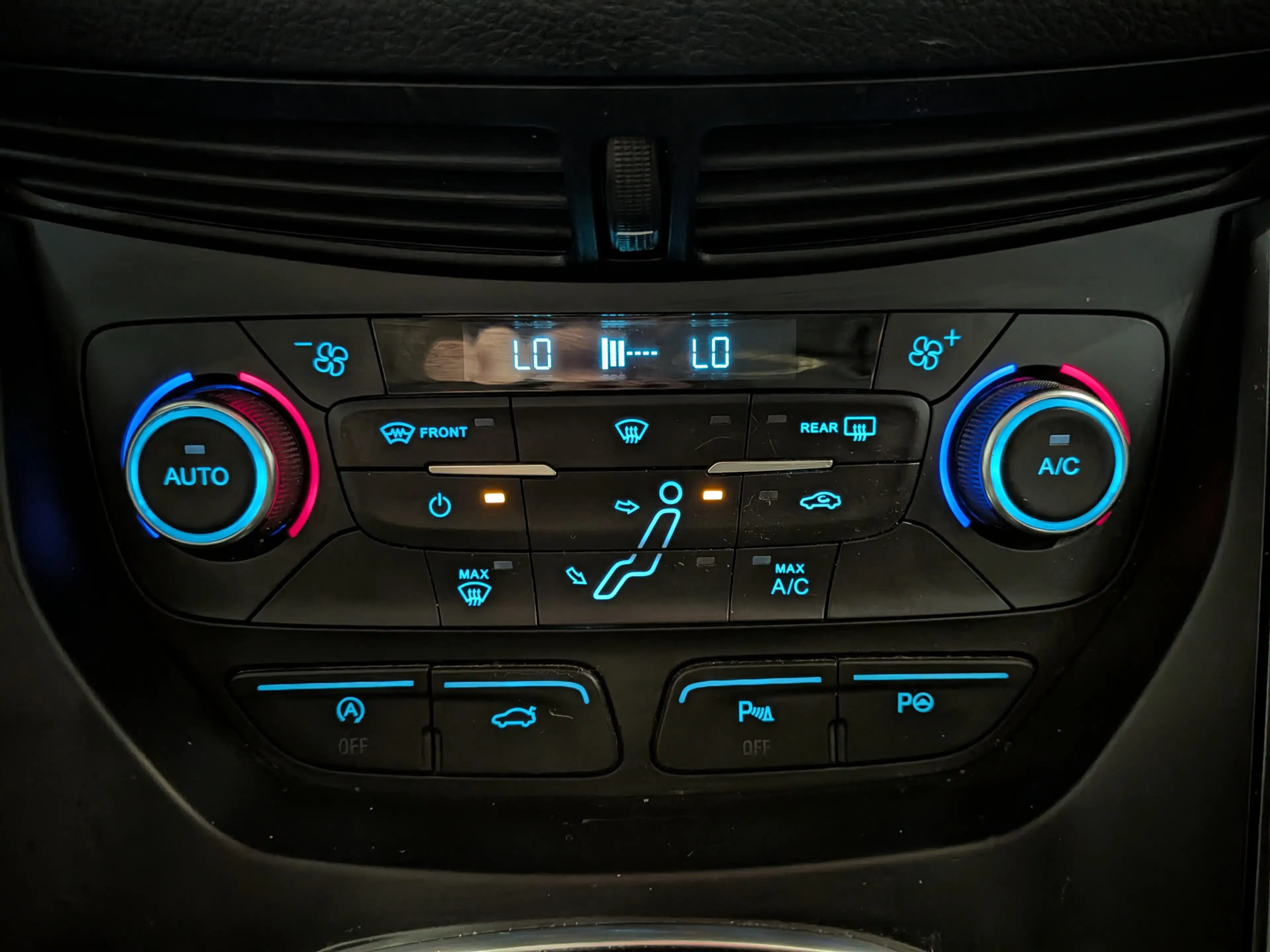 Ford C-Max 1.0 Titanium Trekhaak, Start/Stop Systeem, Cruise — photo 16