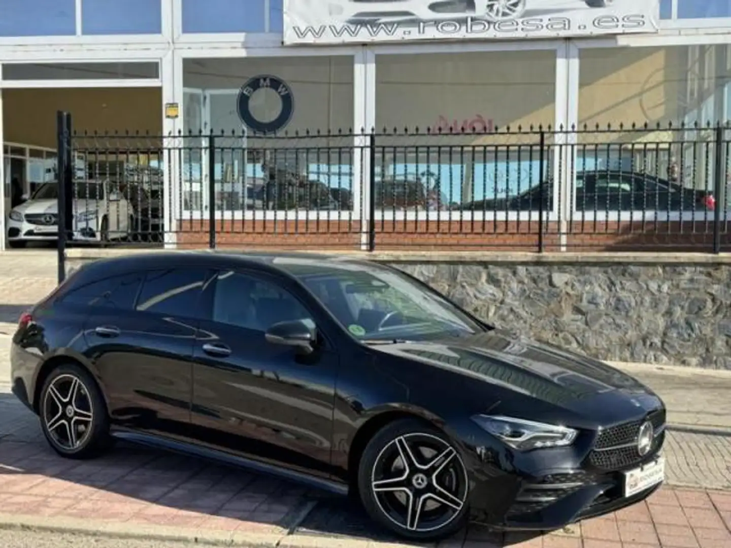 Mercedes-Benz CLA 200 Shooting Brake 200d 7G-DCT Schwarz - 1