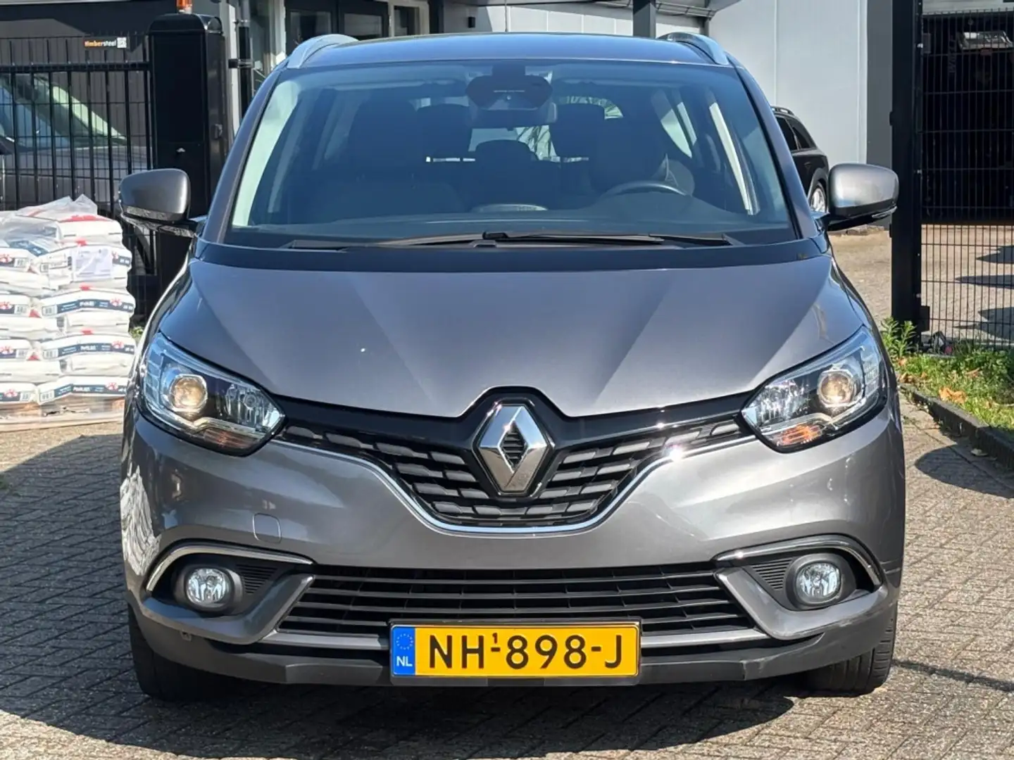 Renault Grand Scenic 1.2 Benzine 7-Persoons 2017 137.000KM Grijs - 2