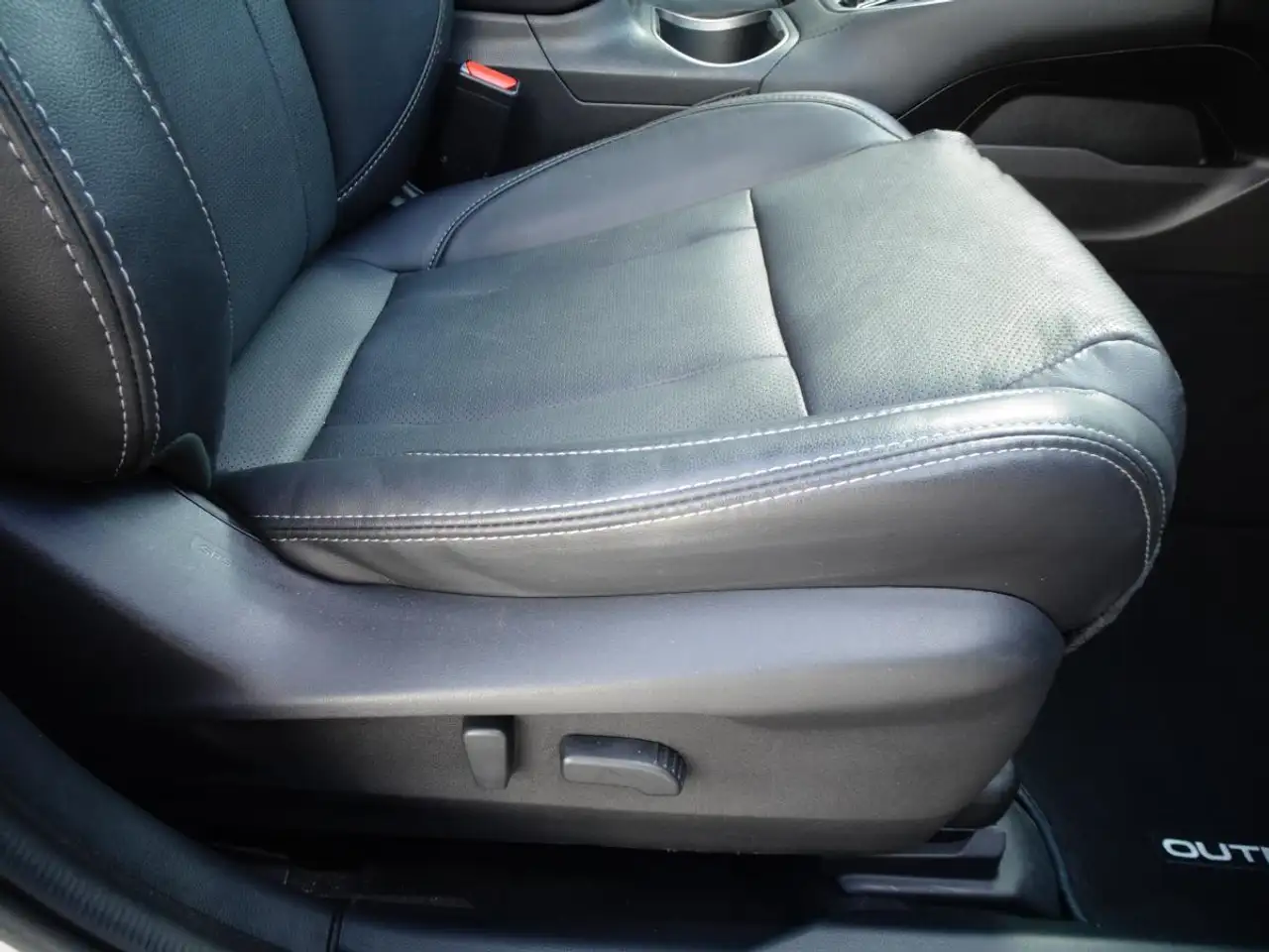 Subaru OUTBACK снимка Subaru OUTBACK