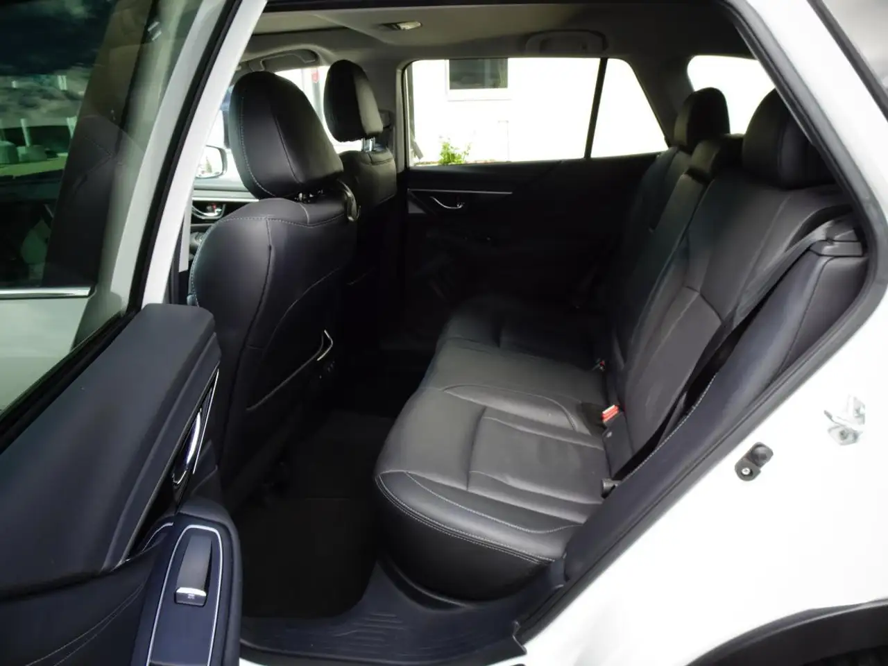 Subaru OUTBACK снимка Subaru OUTBACK