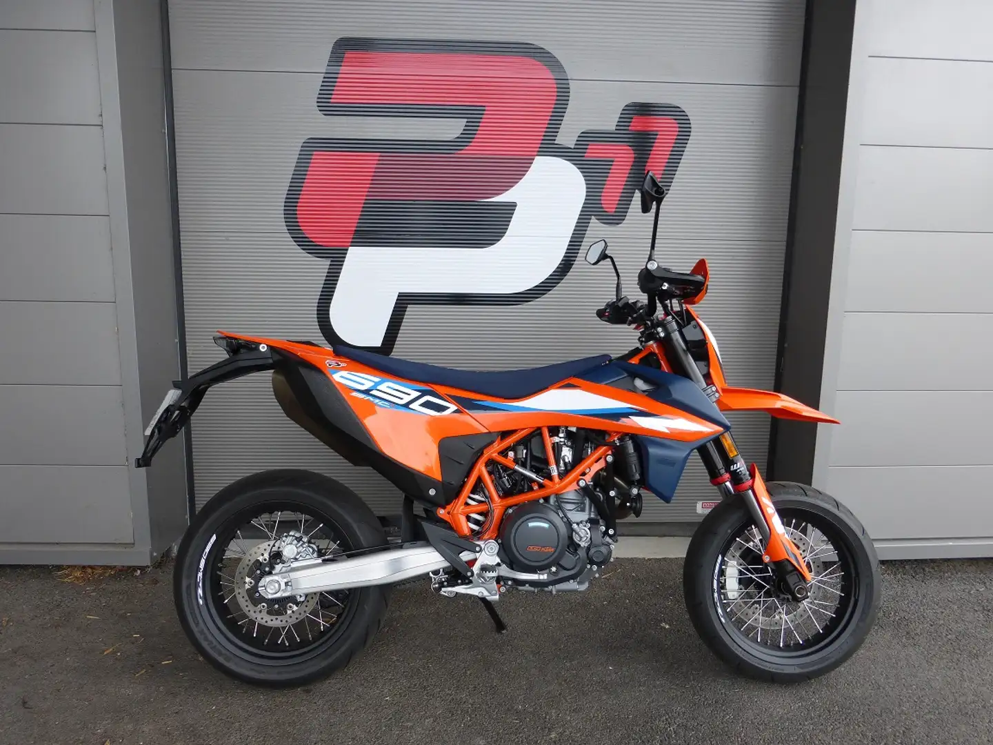 KTM 690 SMC R - 1