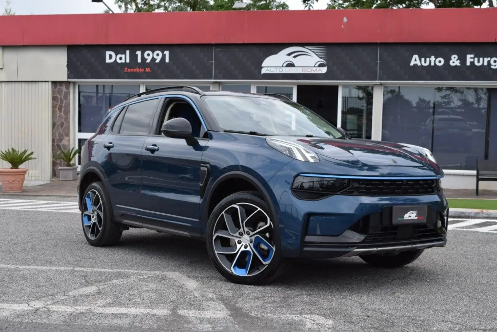 Lynk & Co 01 PHEV 180CV Bleu - 1