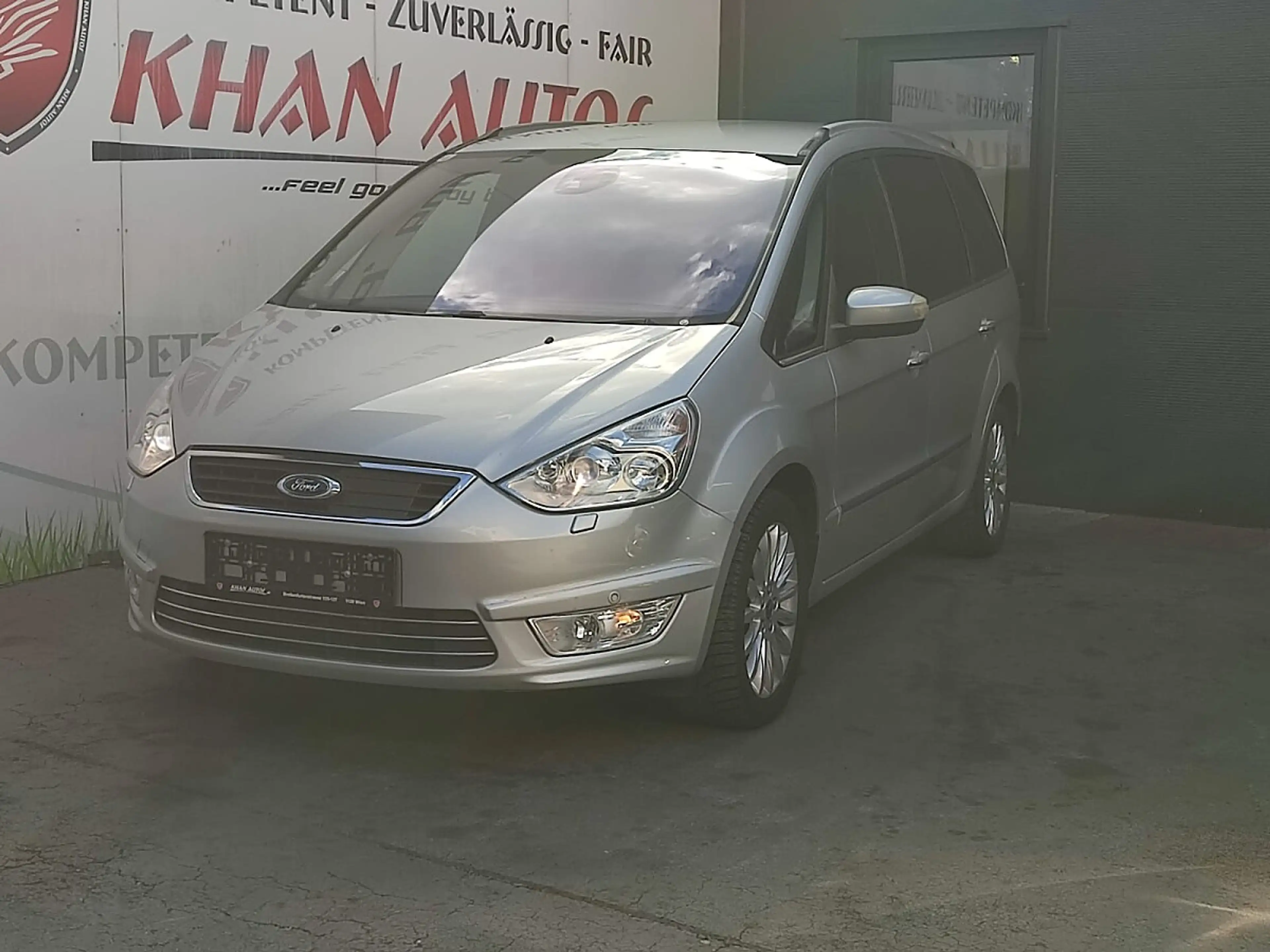 Ford Galaxy Titanium 2,2 TDCi DPF — photo 3