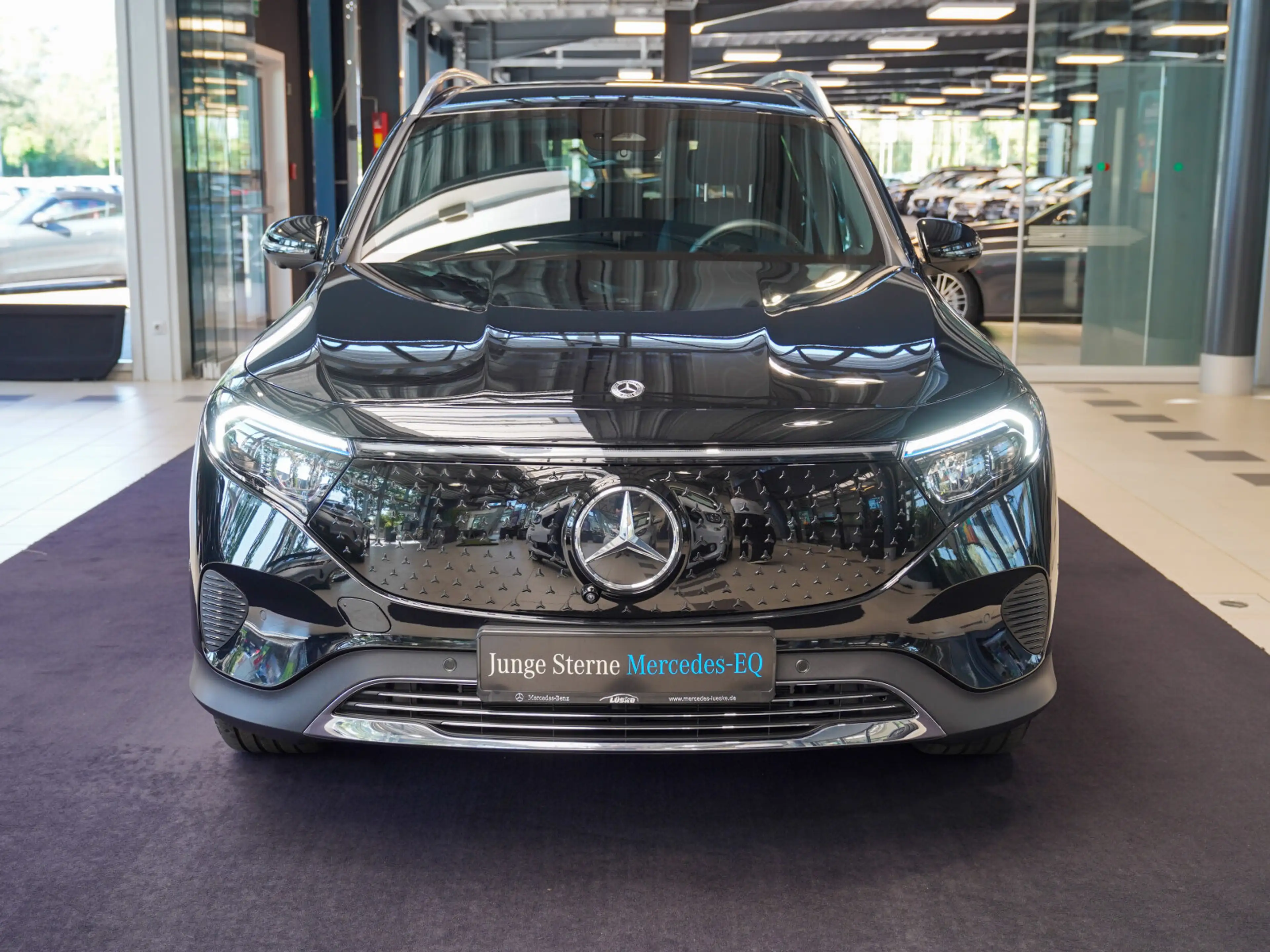 Mercedes-Benz EQB 300 EQB 300 4M Progressive DISTRONIC AHK CarPlay 360 — photo 9