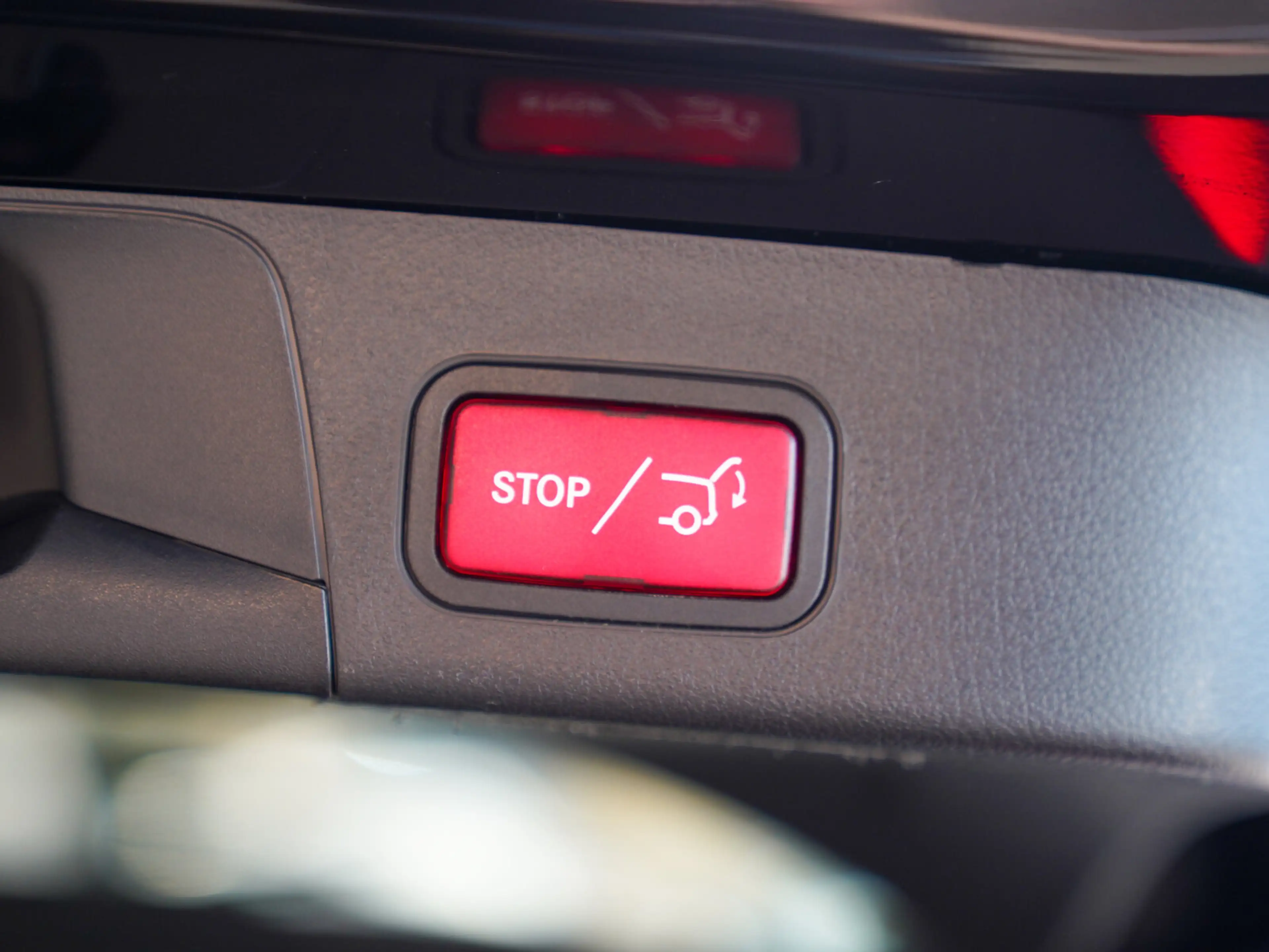 Mercedes-Benz EQB 300 EQB 300 4M Progressive DISTRONIC AHK CarPlay 360 — photo 6