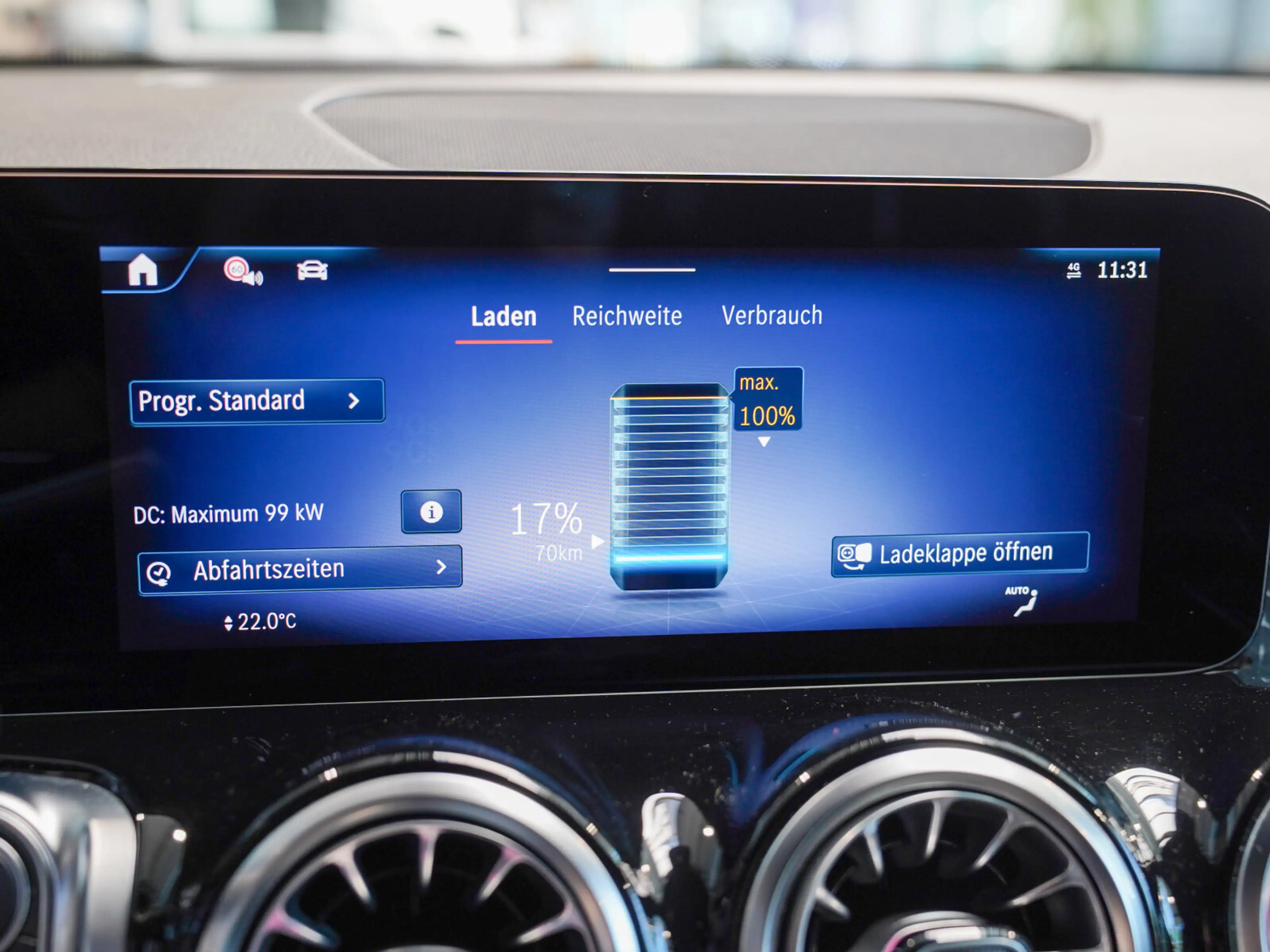 Mercedes-Benz EQB 300 EQB 300 4M Progressive DISTRONIC AHK CarPlay 360 — photo 21