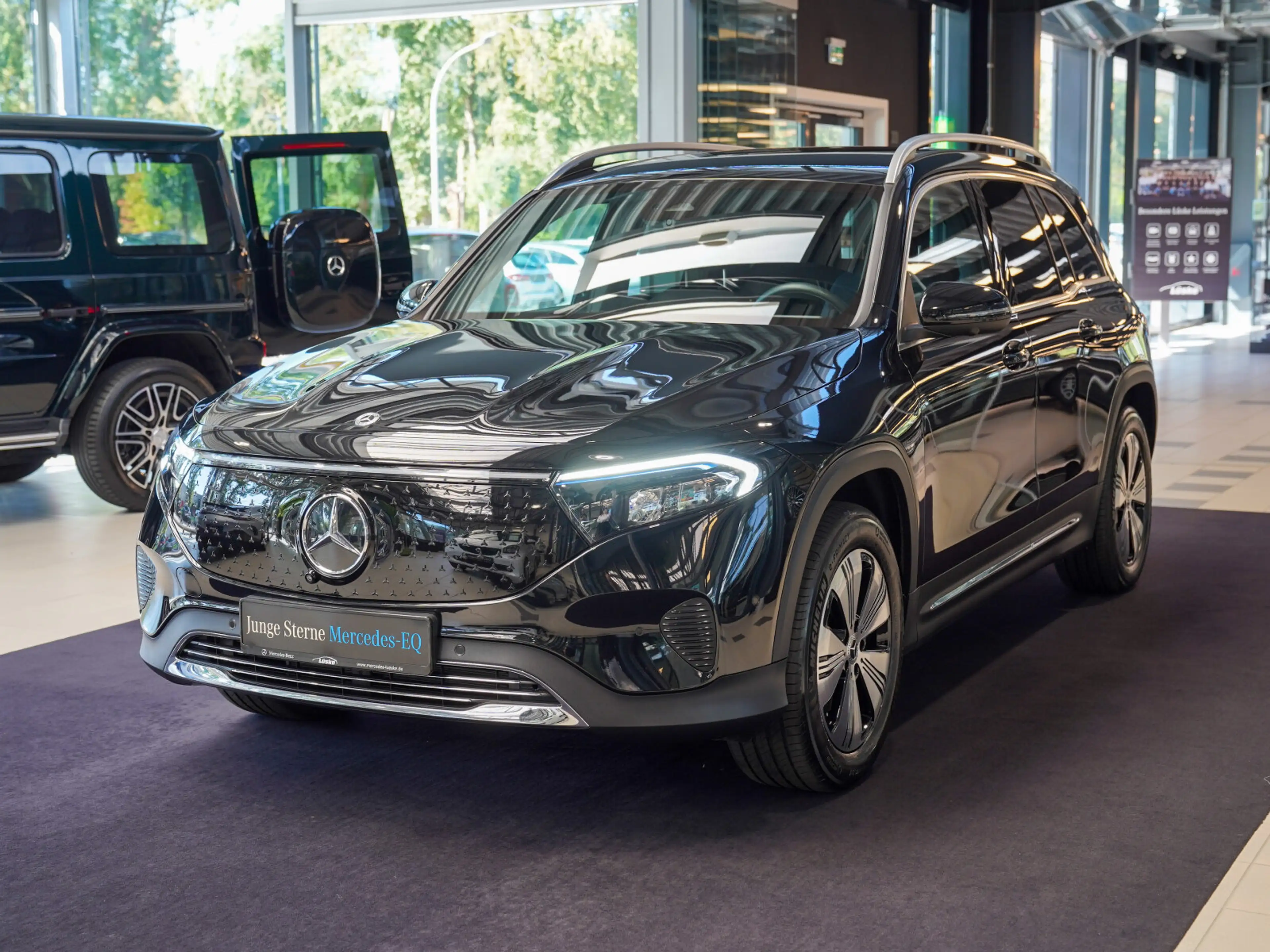 Mercedes-Benz EQB 300 EQB 300 4M Progressive DISTRONIC AHK CarPlay 360 — photo 8