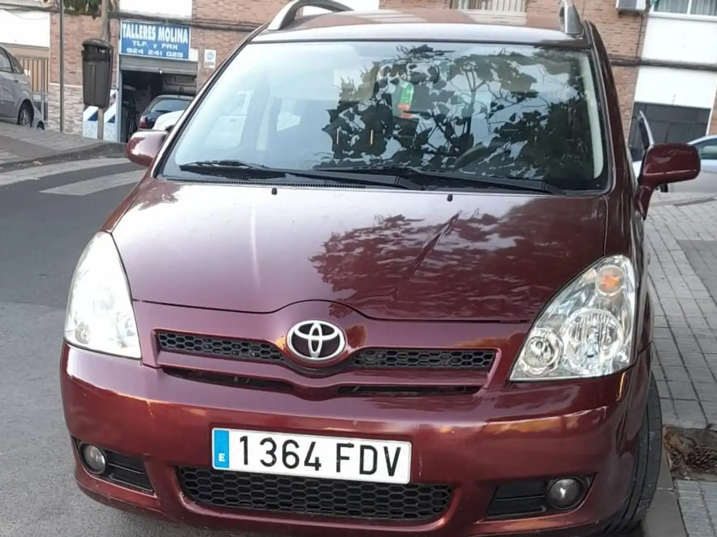 Toyota Corolla Verso Corolla Verso 2.2D4D Luna Luna Rojo - 1