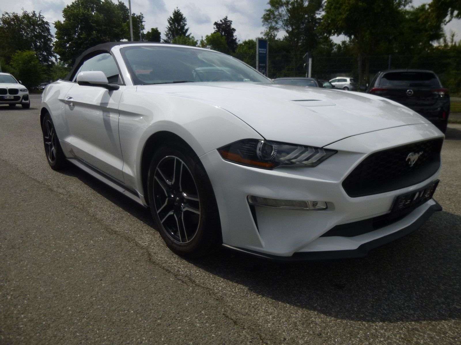 Second hand Ford Mustang 