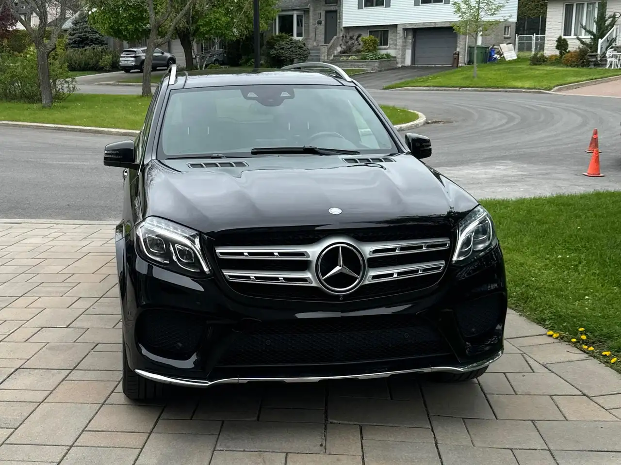 Mercedes-Benz GLS снимка Mercedes-Benz GLS