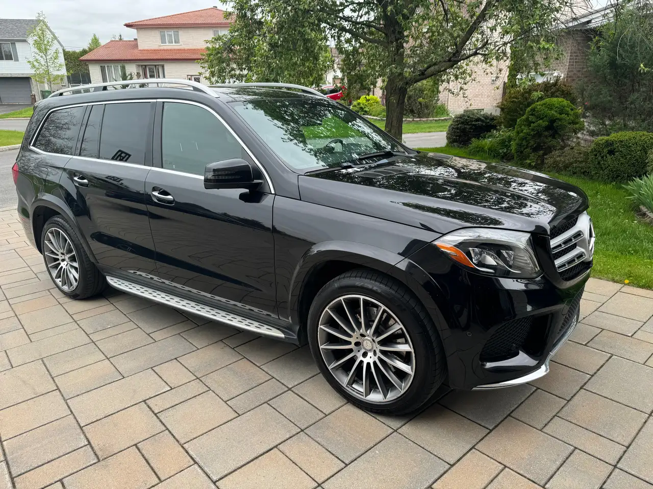 Mercedes-Benz GLS снимка Mercedes-Benz GLS